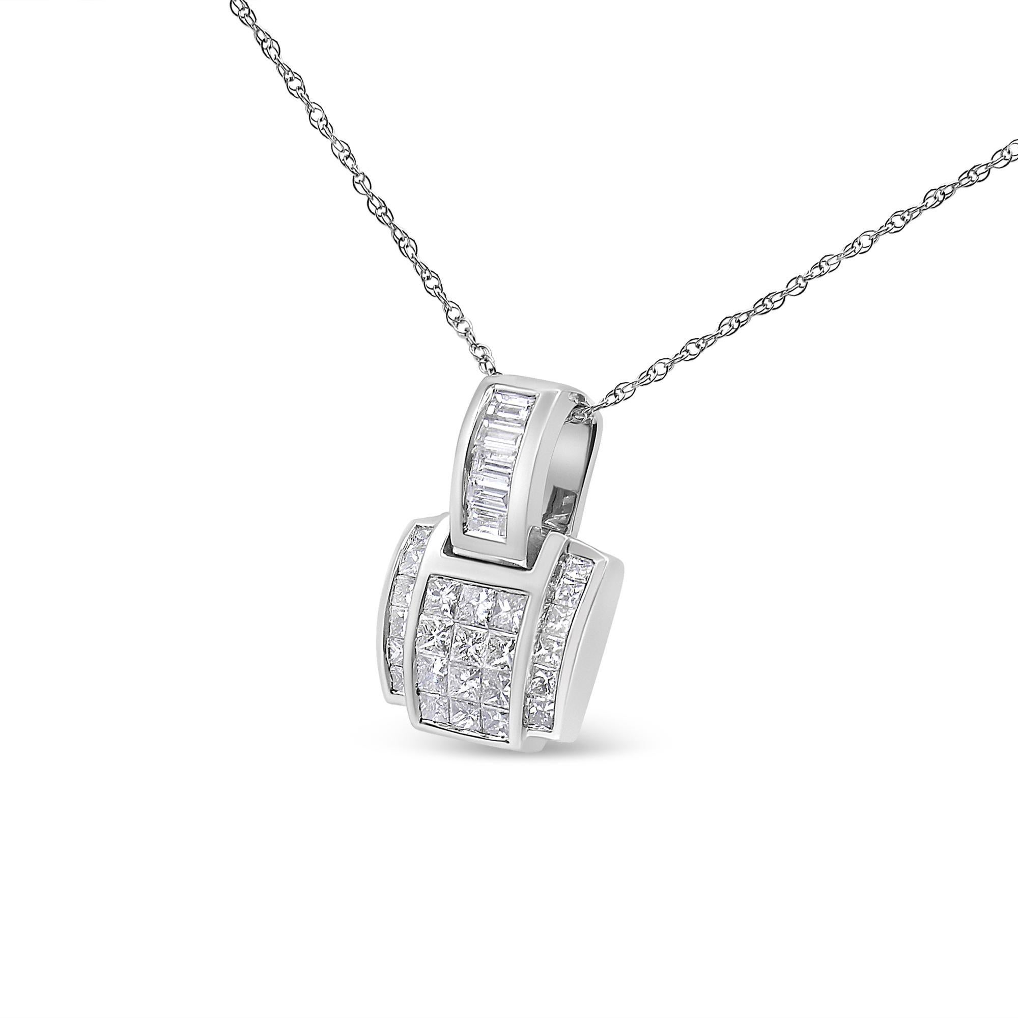 Entrez dans le royaume de l'élégance royale avec notre collier pendentif diamant composite taille princesse. Fabriqué en or blanc 14 carats rayonnant, ce pendentif dégage une allure captivante qui ne manquera pas de faire tourner les têtes. Parée de
