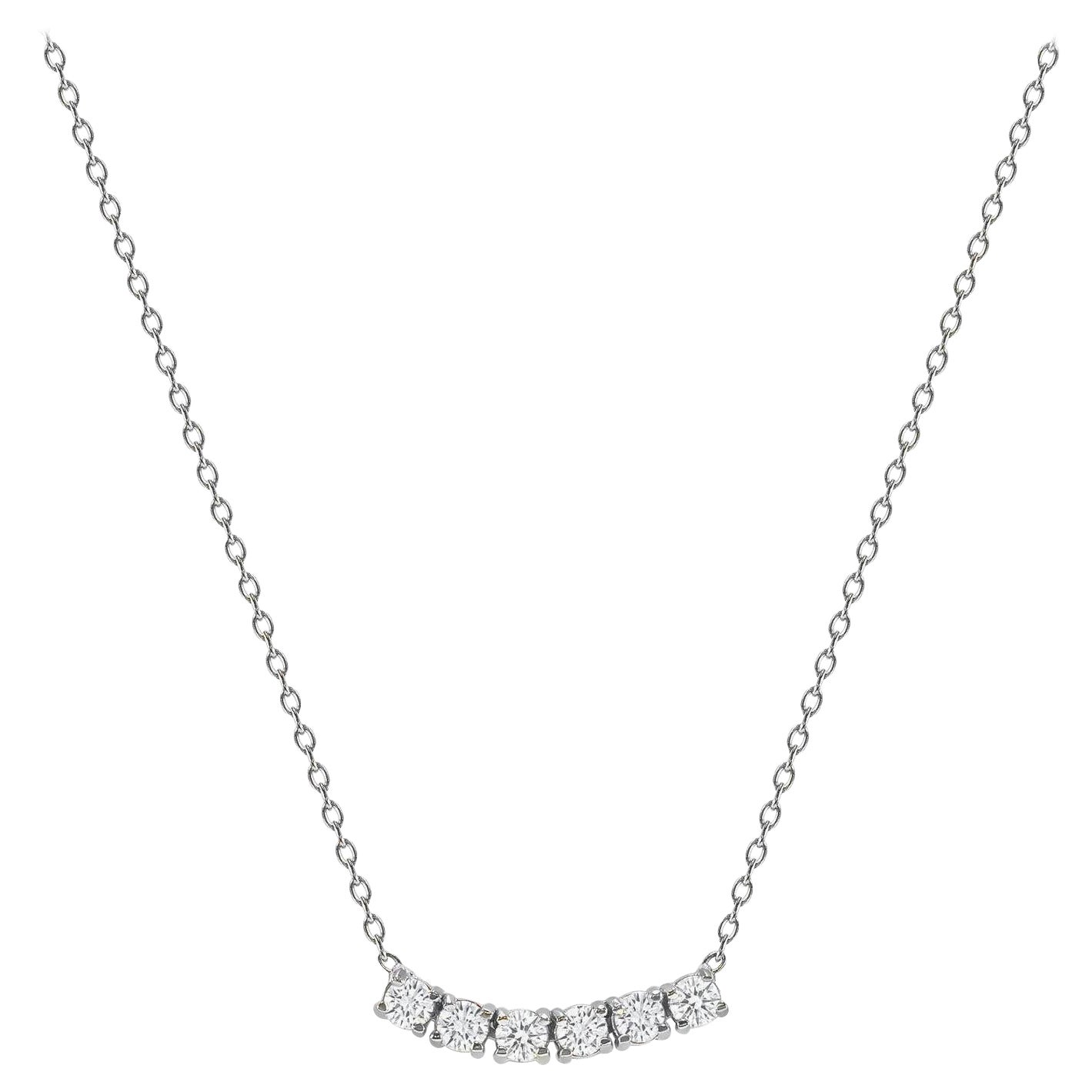 14 Karat Weißgold Halskette mit sechs geschwungenen Steinen, 2 Karat kleiner runder Diamant im Angebot