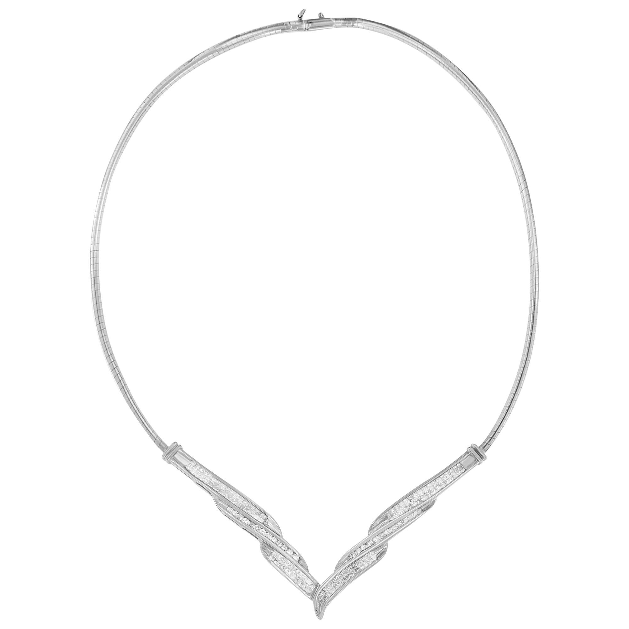 14k White Gold 2 ct. TDW Diamond 'V' Shape Necklace 'I-J, SI2-I1'