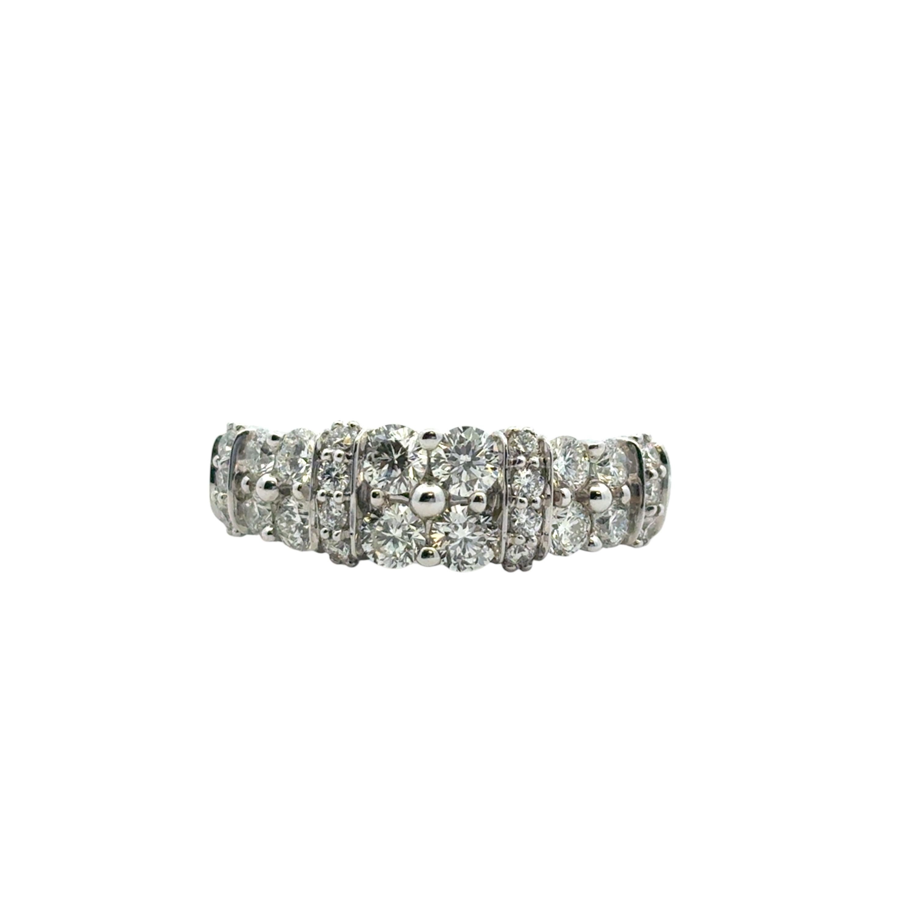 14k White Gold 2 Row approx. 1.43ctw Diamond Ring Moderno en venta