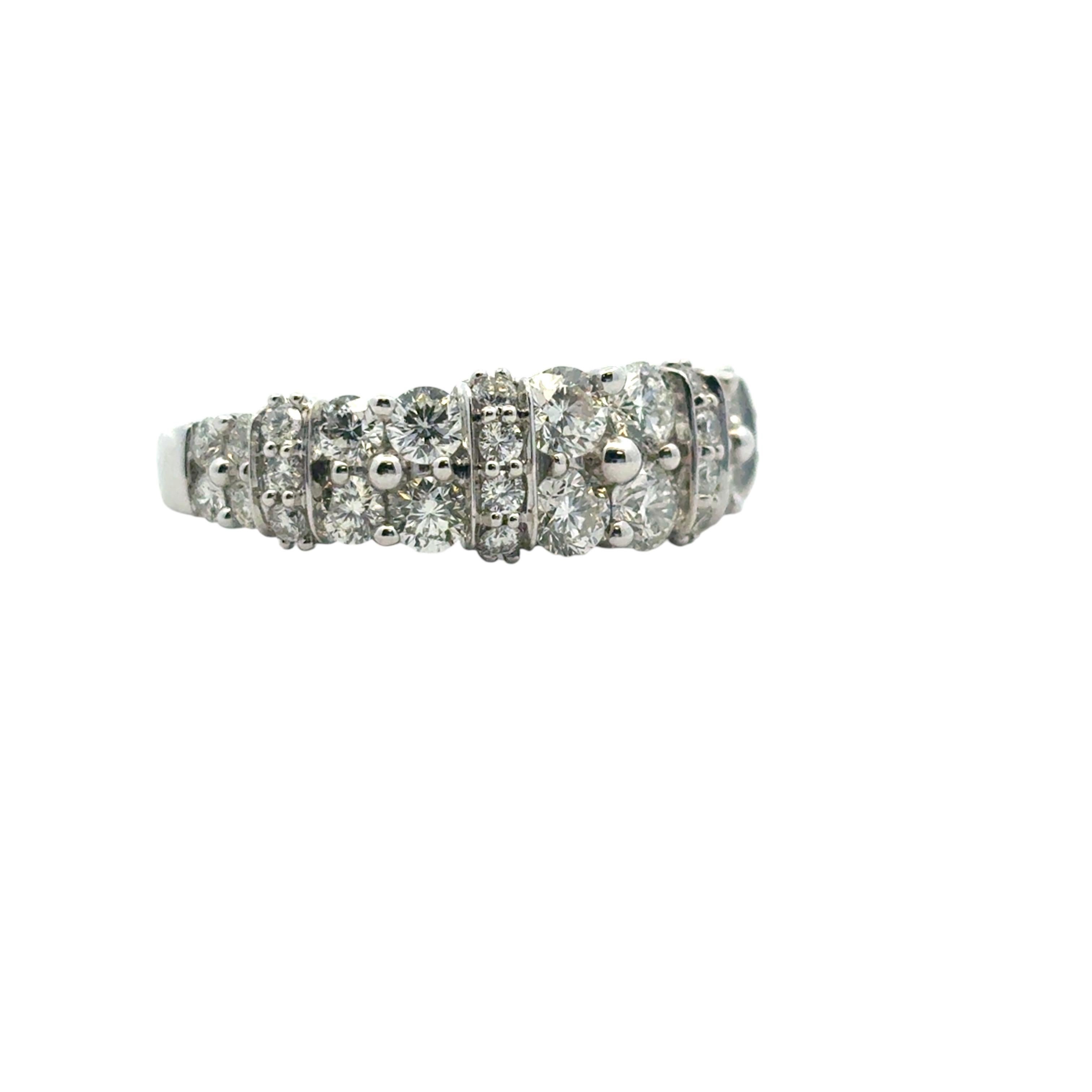 14k White Gold 2 Row approx. 1.43ctw Diamond Ring en Excelente estado para la venta en Boca Raton, FL