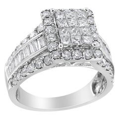 Bague en or blanc 14 carats avec tête composite de 2,0 carats, halo et pierres latérales en diamant
