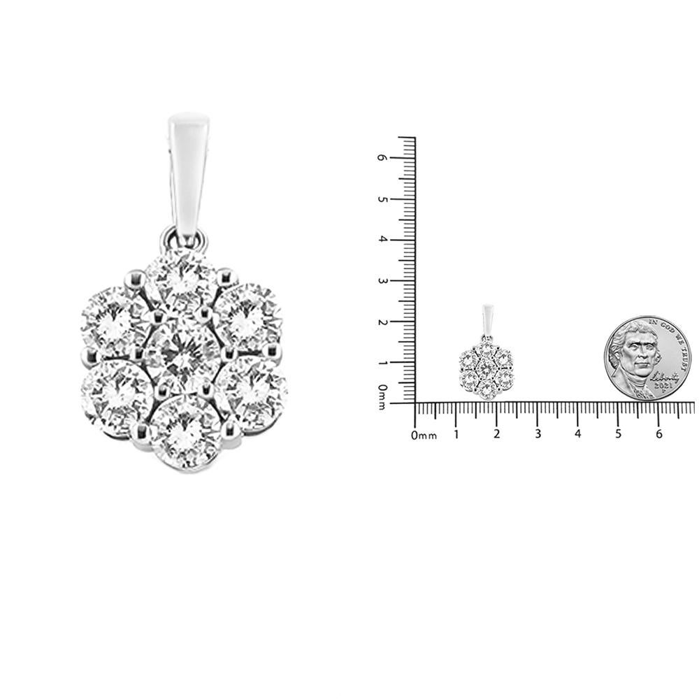 Contemporary 14K White Gold 2.0 Carat Diamond 7 Stone Flower Cluster Pendant Necklace For Sale