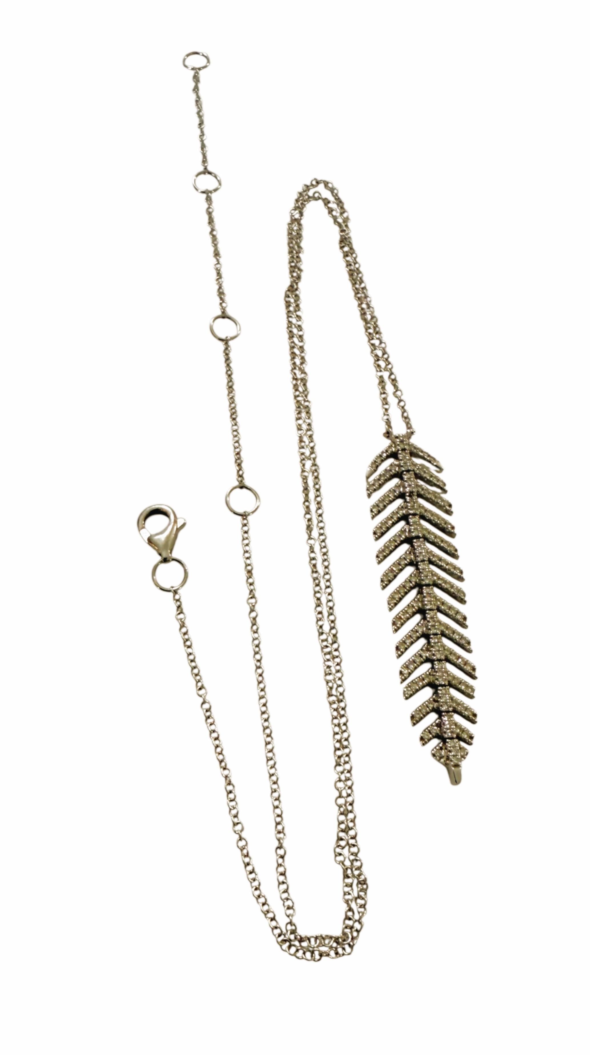 De las mujeres Collar de oro blanco de 14 quilates con colgante de pluma de diamantes de 0,20 quilates y cadena ajustable en venta