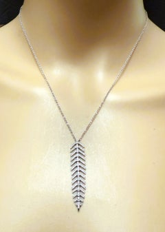 14k Weißgold .20 Karat Diamant Feder Anhänger Halskette w Adj Kette