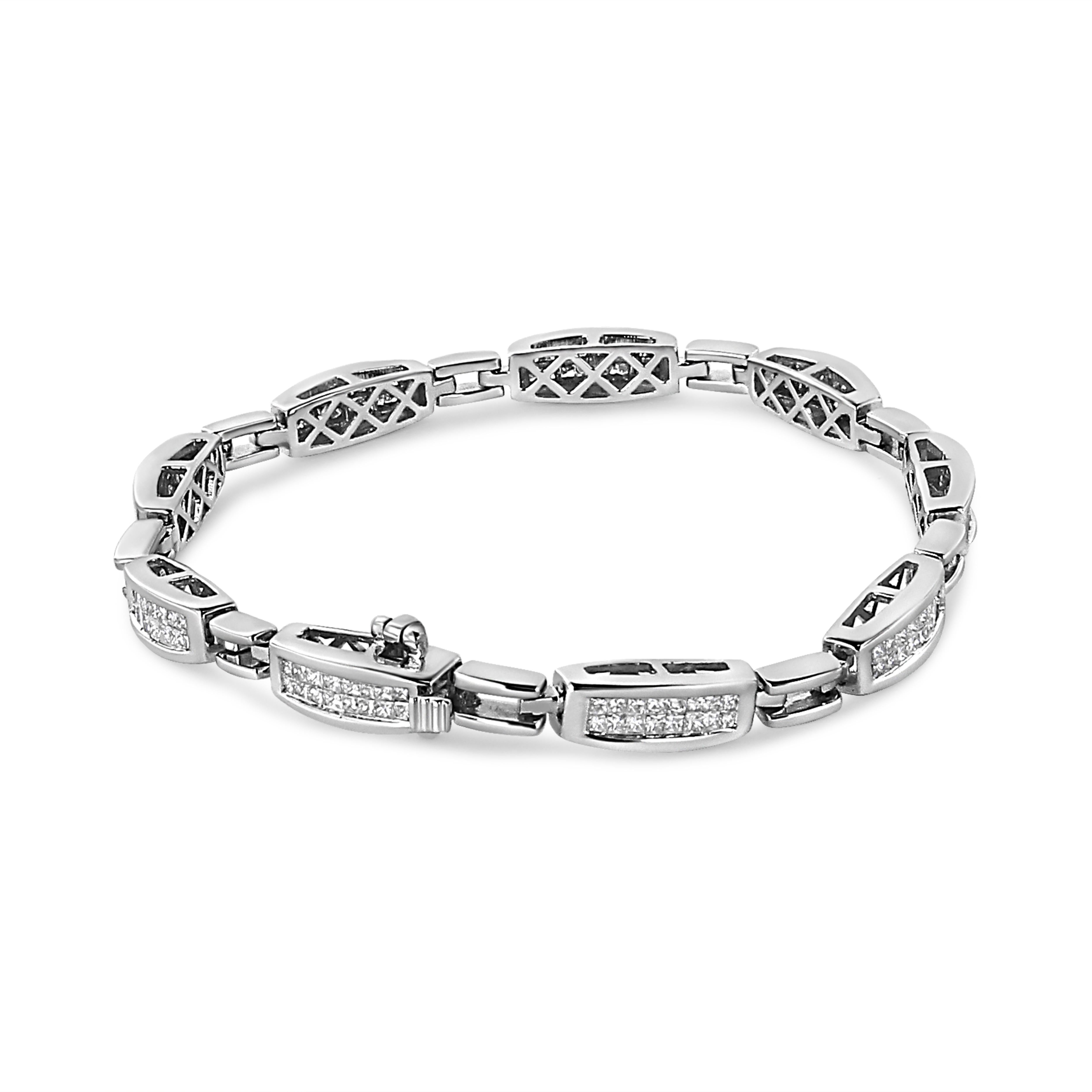 Shower her with diamonds and the timeless sparkle of this diamond link bracelet. The beauty of this bracelet is structured to deliver awe-inspiring contemporary elegance with spectacular contours that wrap the band of the bracelet in panoramic