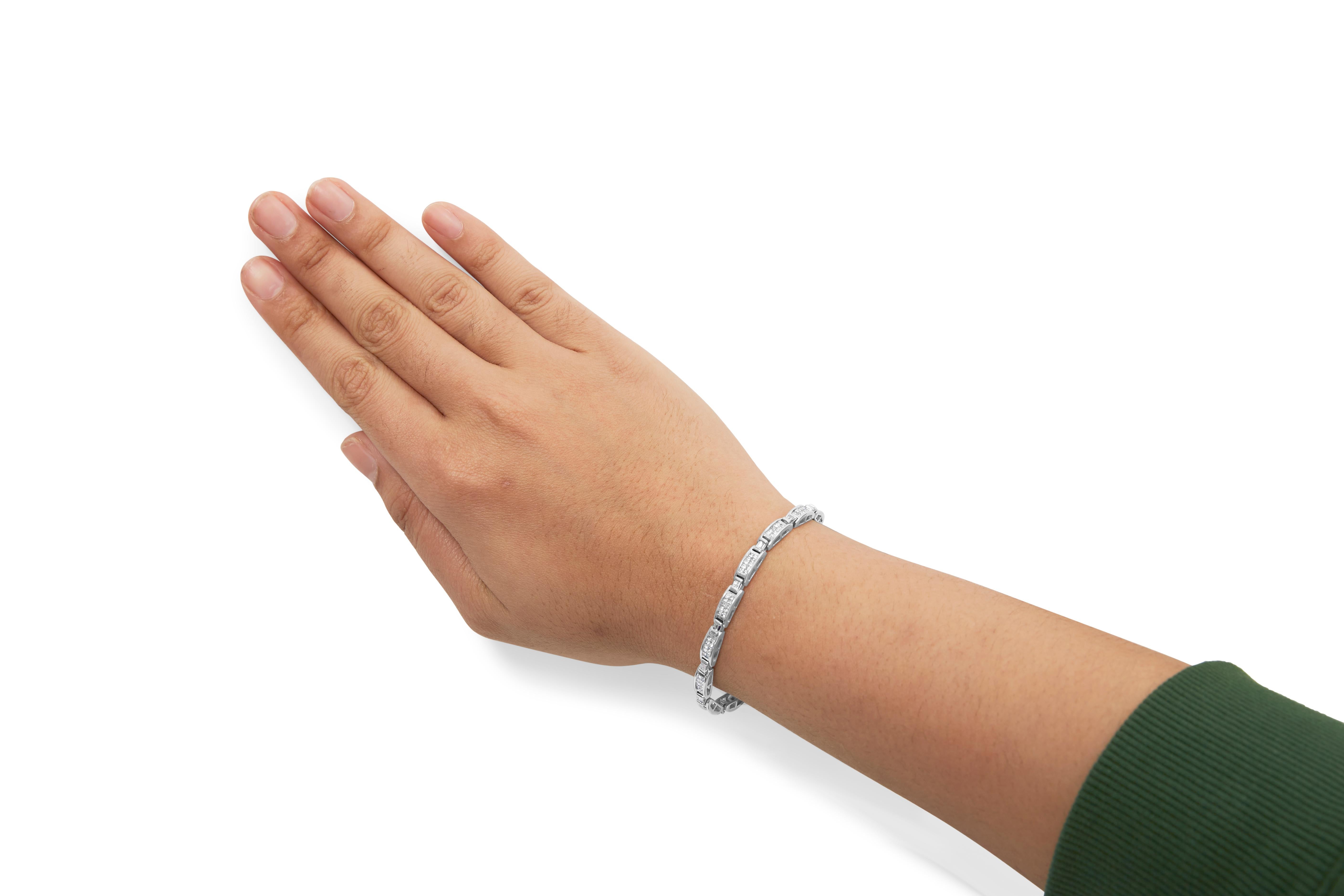 Women's 14K White Gold 2.0 Cttw Baguette and Princess-Cut Diamond Tennis Bracelet- 7