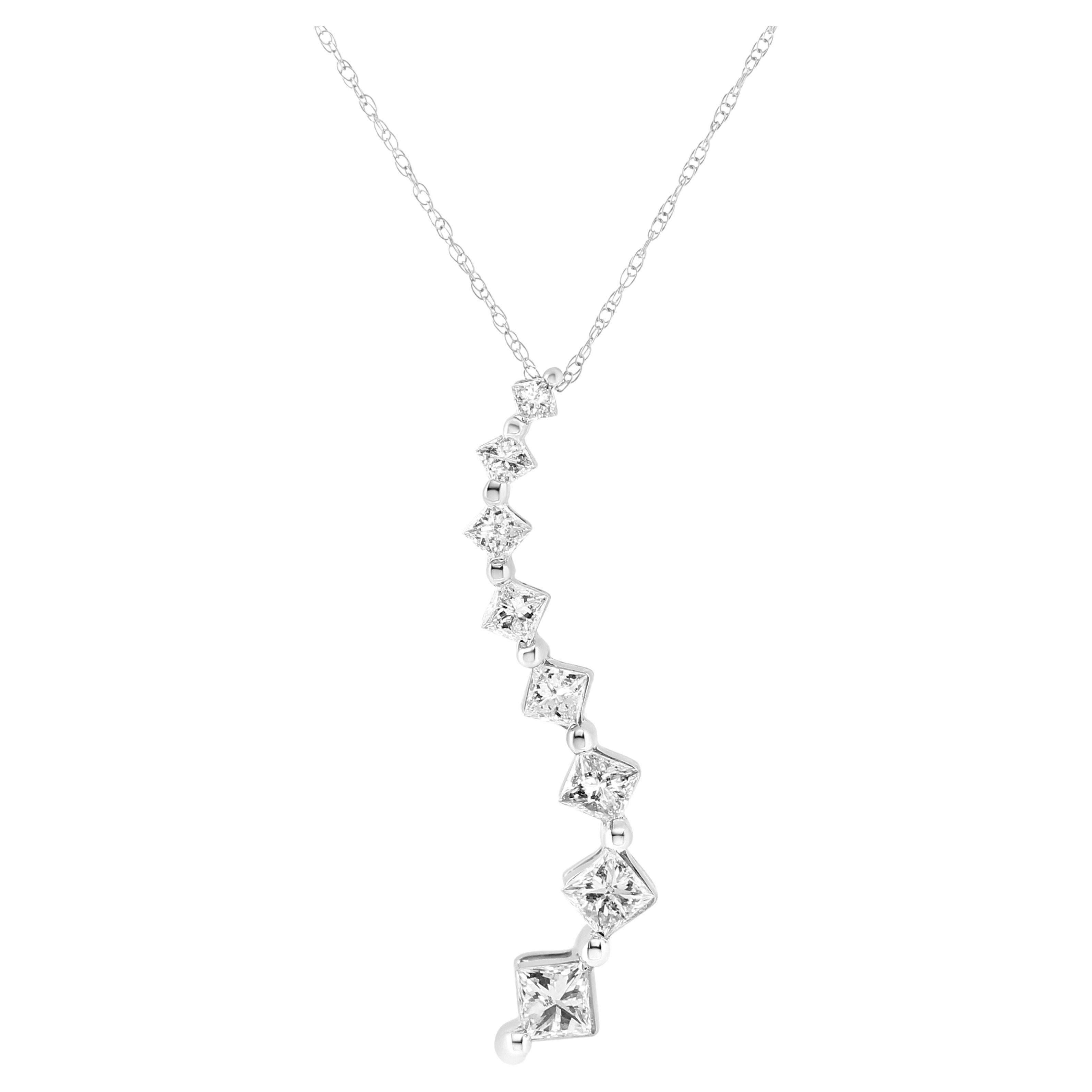 14K White Gold 2.00 Carat Diamond Journey Pendant Necklace For Sale