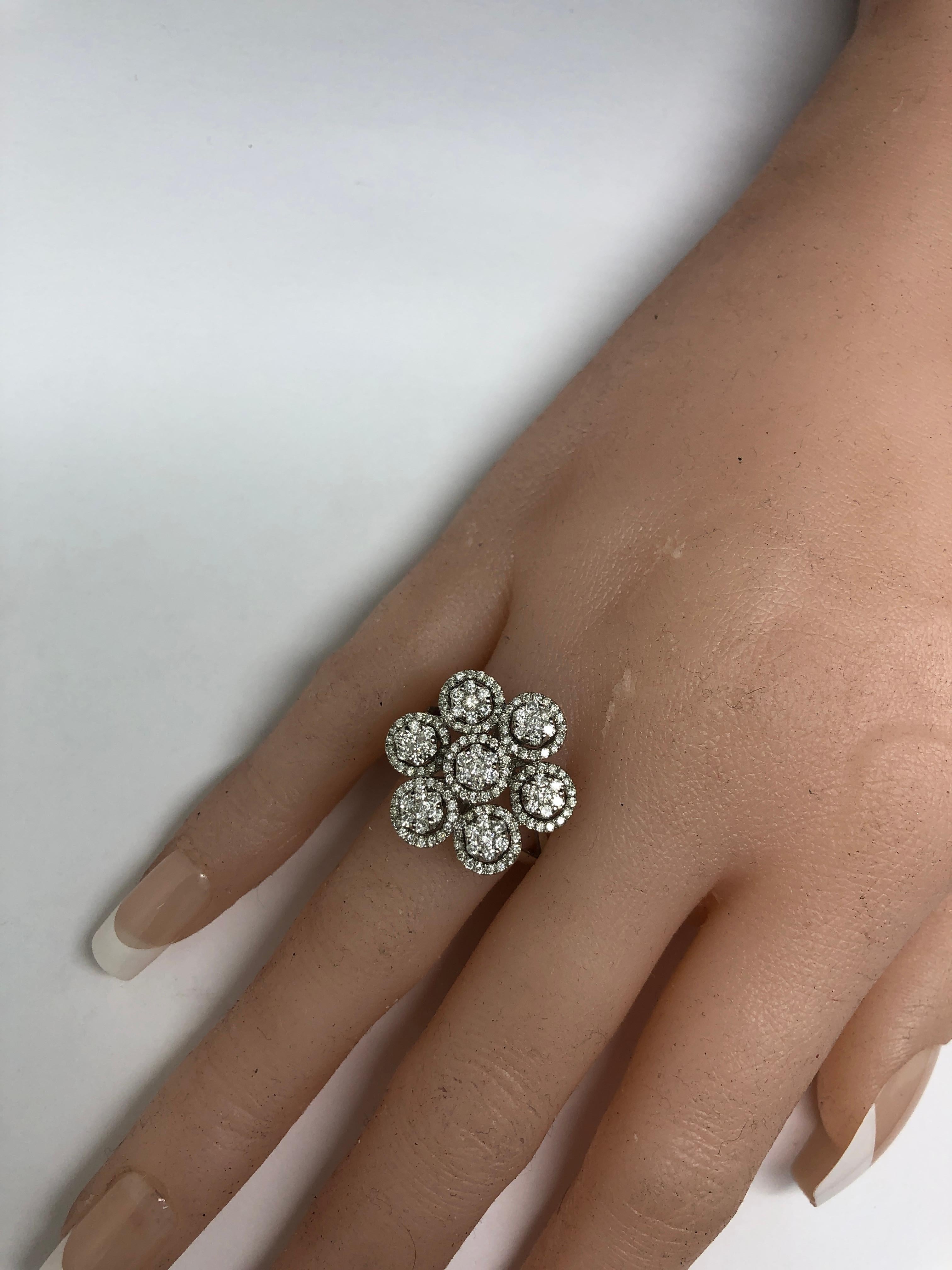 14K Weißgold 2,00ctw F-VS1 Rundschliff Natürlicher Diamant Blumenring 7 Damen