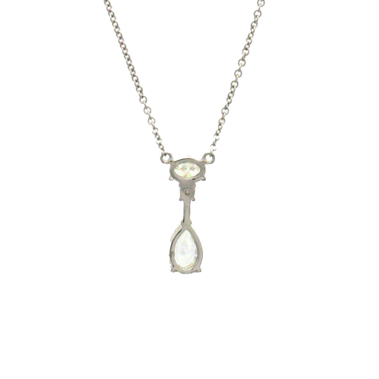 14 Karat White Gold 2.01 Carat Diamonds Tear Drop Necklace For Sale 2