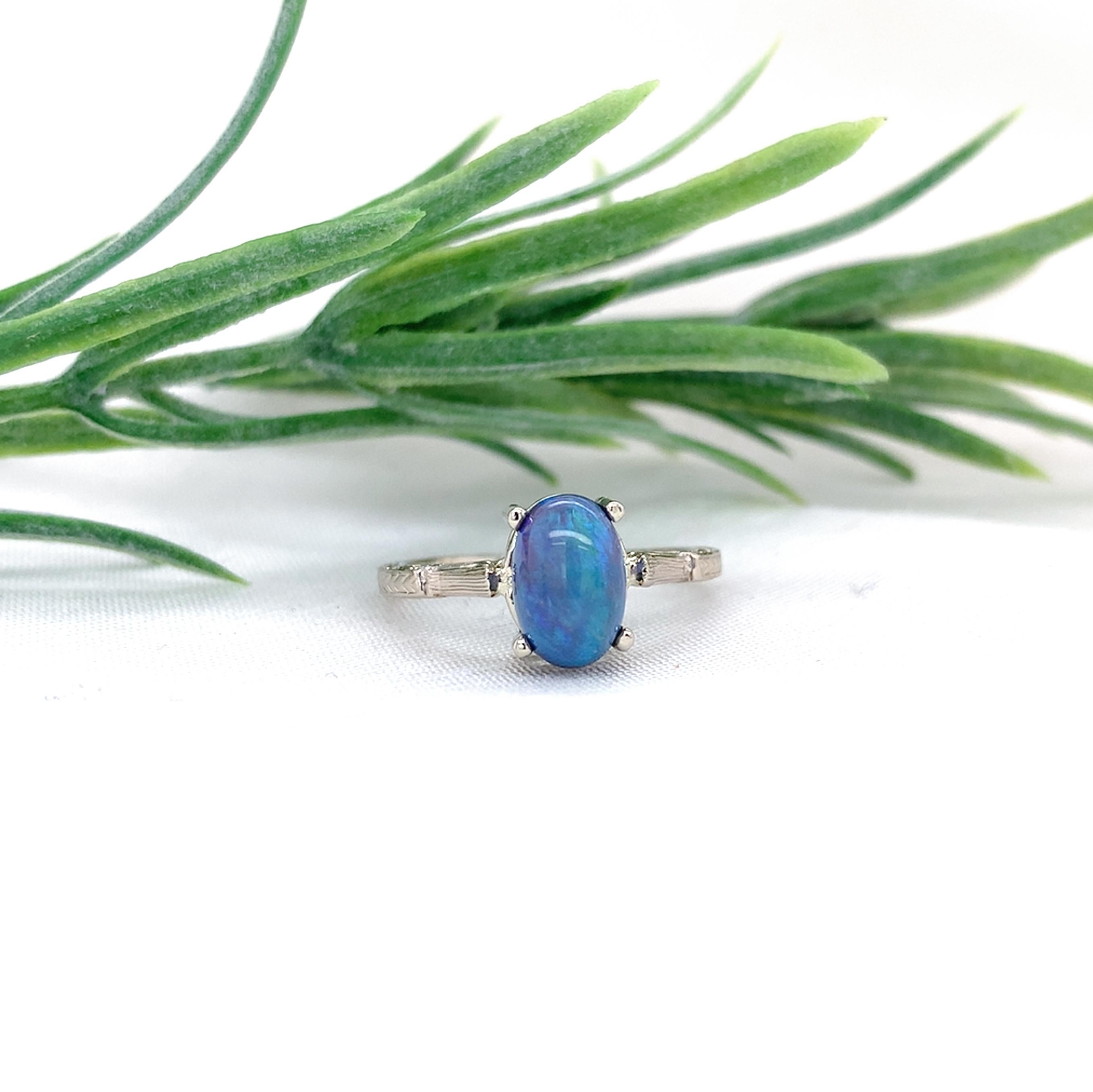 Bague en or blanc 14K 2.10 carats Australian Black Opal taille 6.75 en vente 4