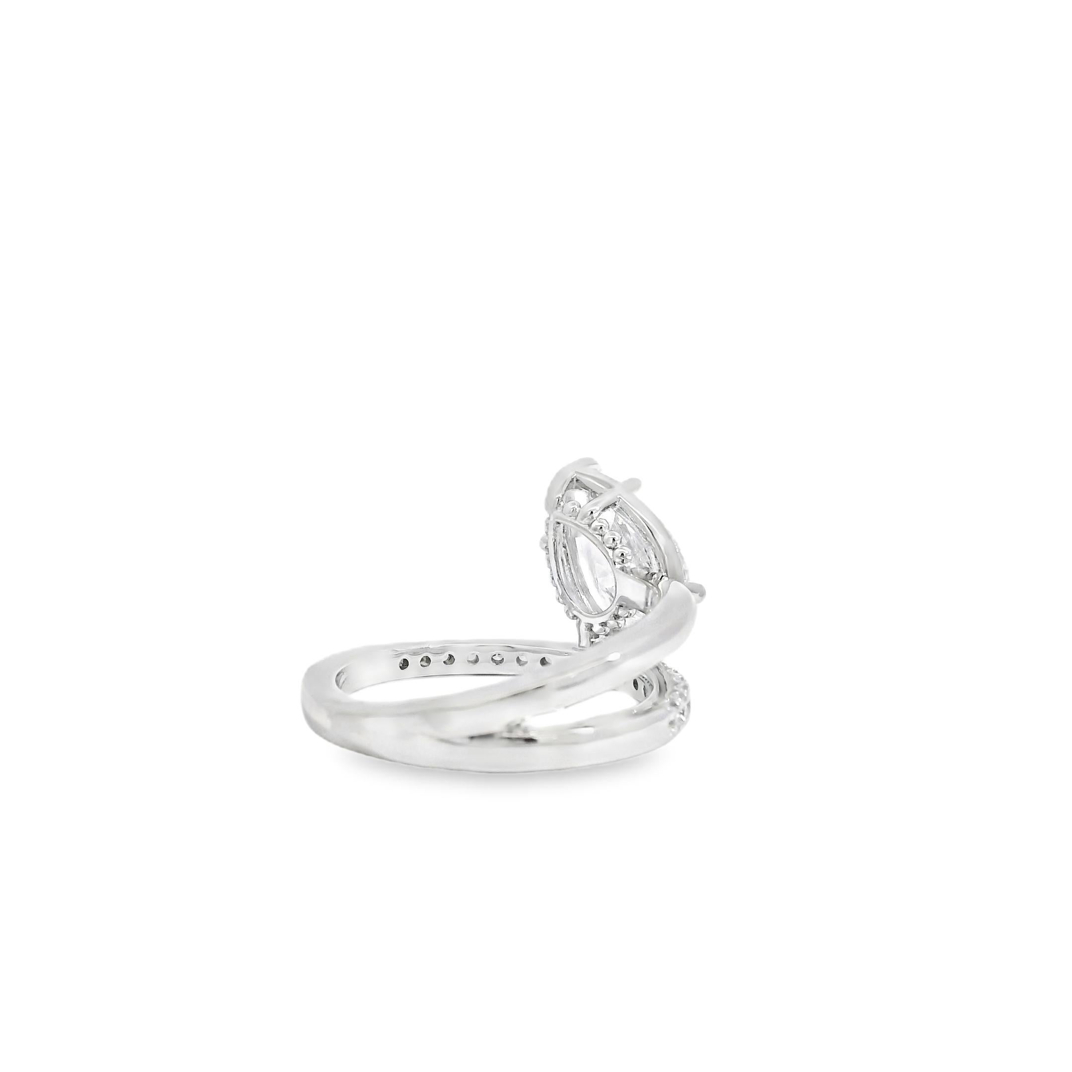 Anillo de compromiso de oro blanco de 14k con diamantes certificados GIA de 2,19 ct en venta 8
