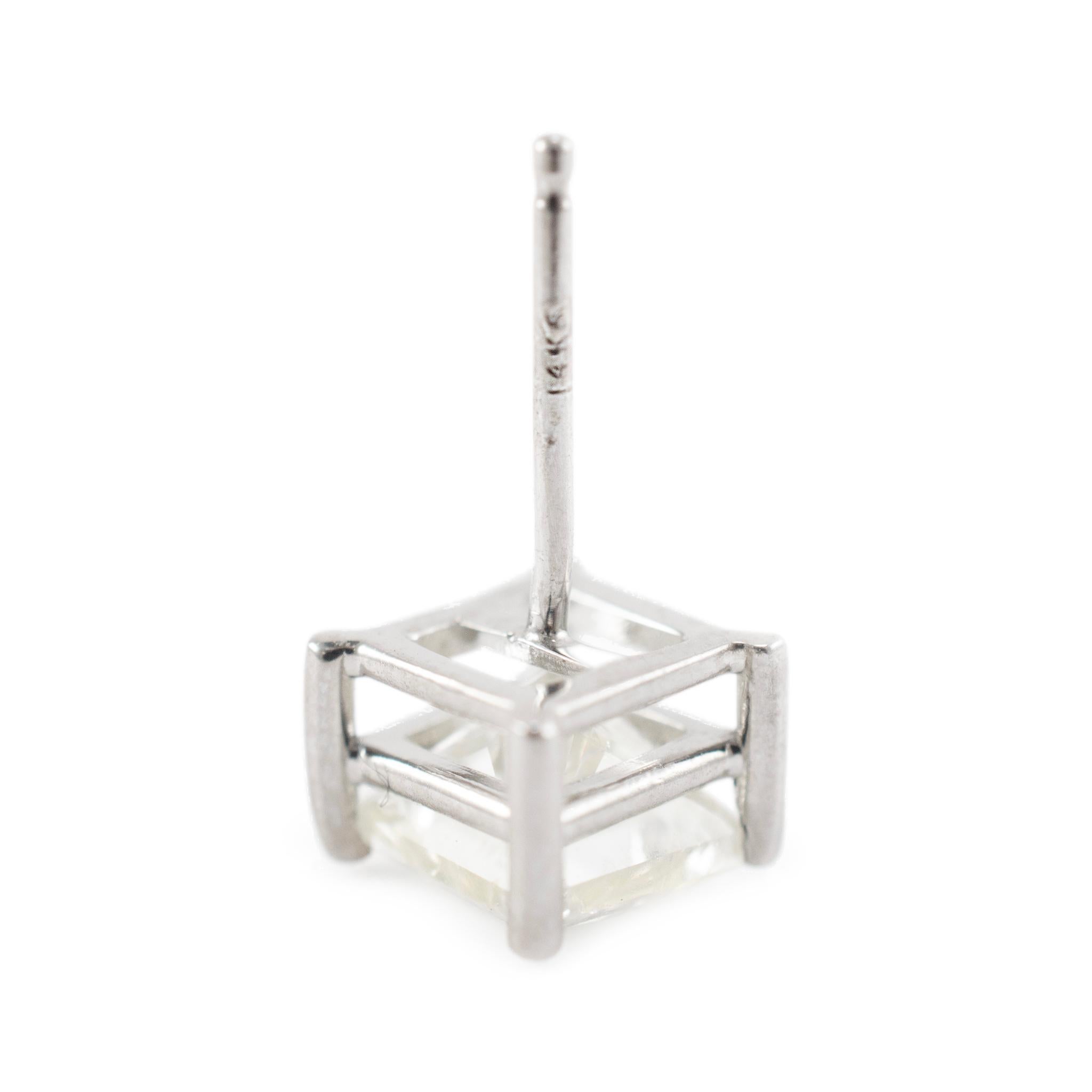 14K White Gold 2.20ct Princess Cut Diamond Push Back Stud Earrings For Sale 2