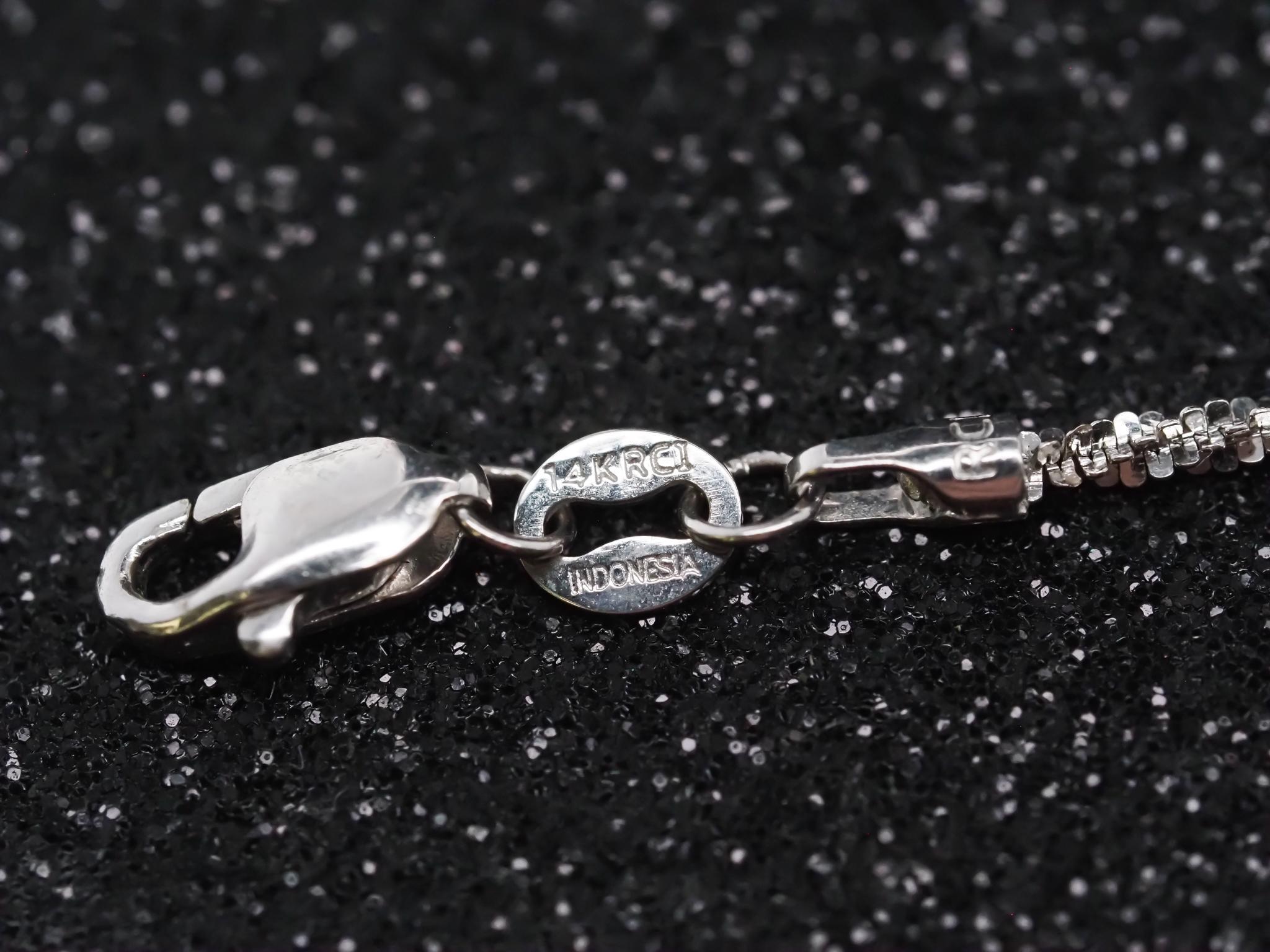 Pendentif cercle en or blanc 14K avec diamant de 2,25 ct et chaîne en vente 3