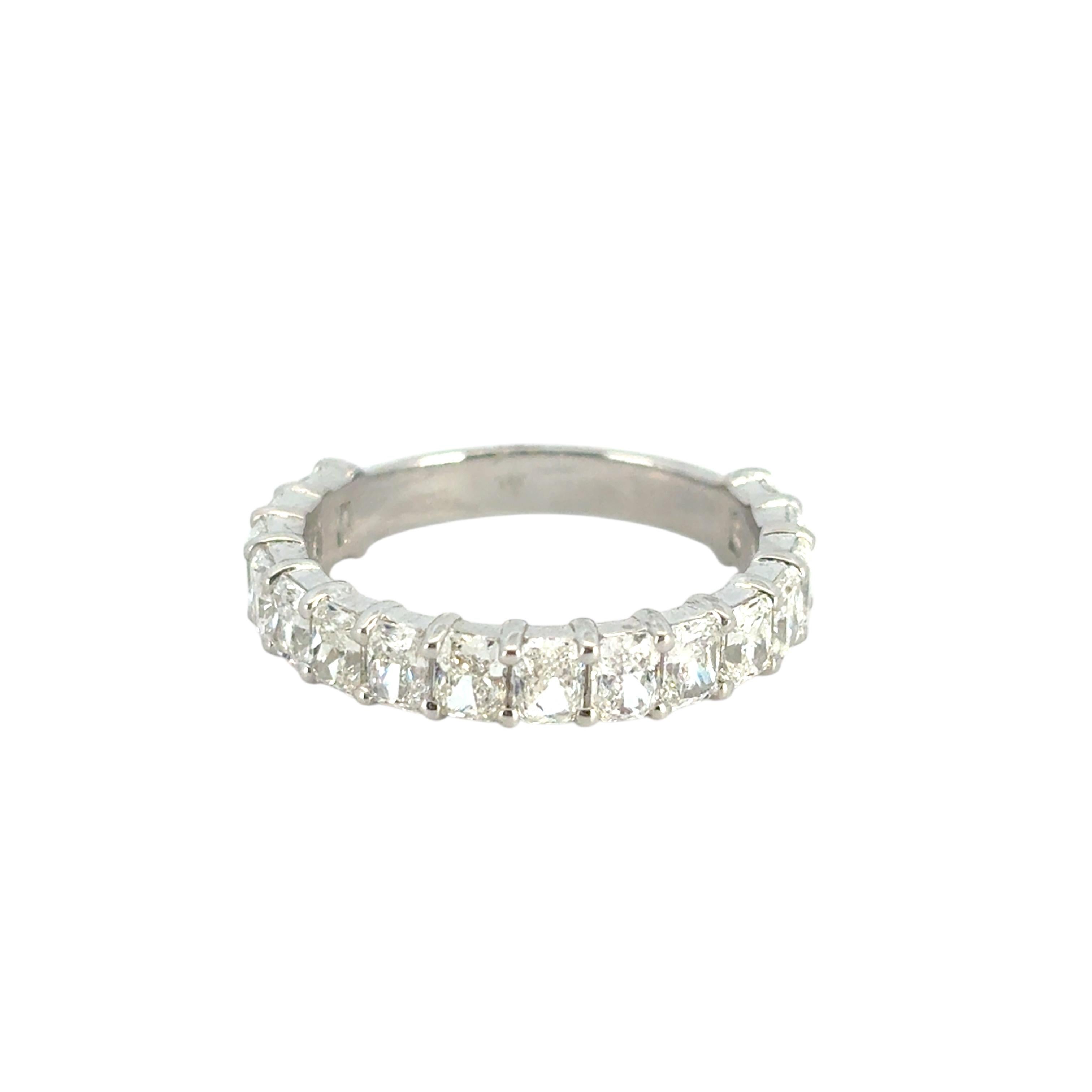14k Weißgold 2,32 Karat Smaragd Diamant 3/4 Eternity-Ring im Angebot 6