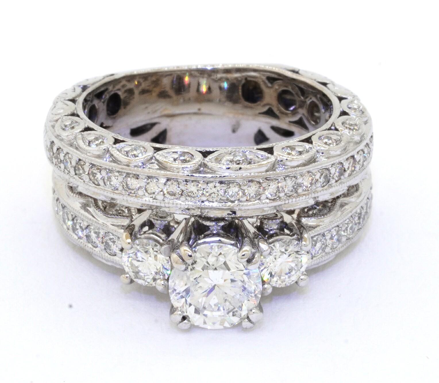 14K Weißgold 2.33CT Diamant 3-Stein Filigran Braut Verlobungsring Set im Zustand „Hervorragend“ im Angebot in Fort Lauderdale, FL
