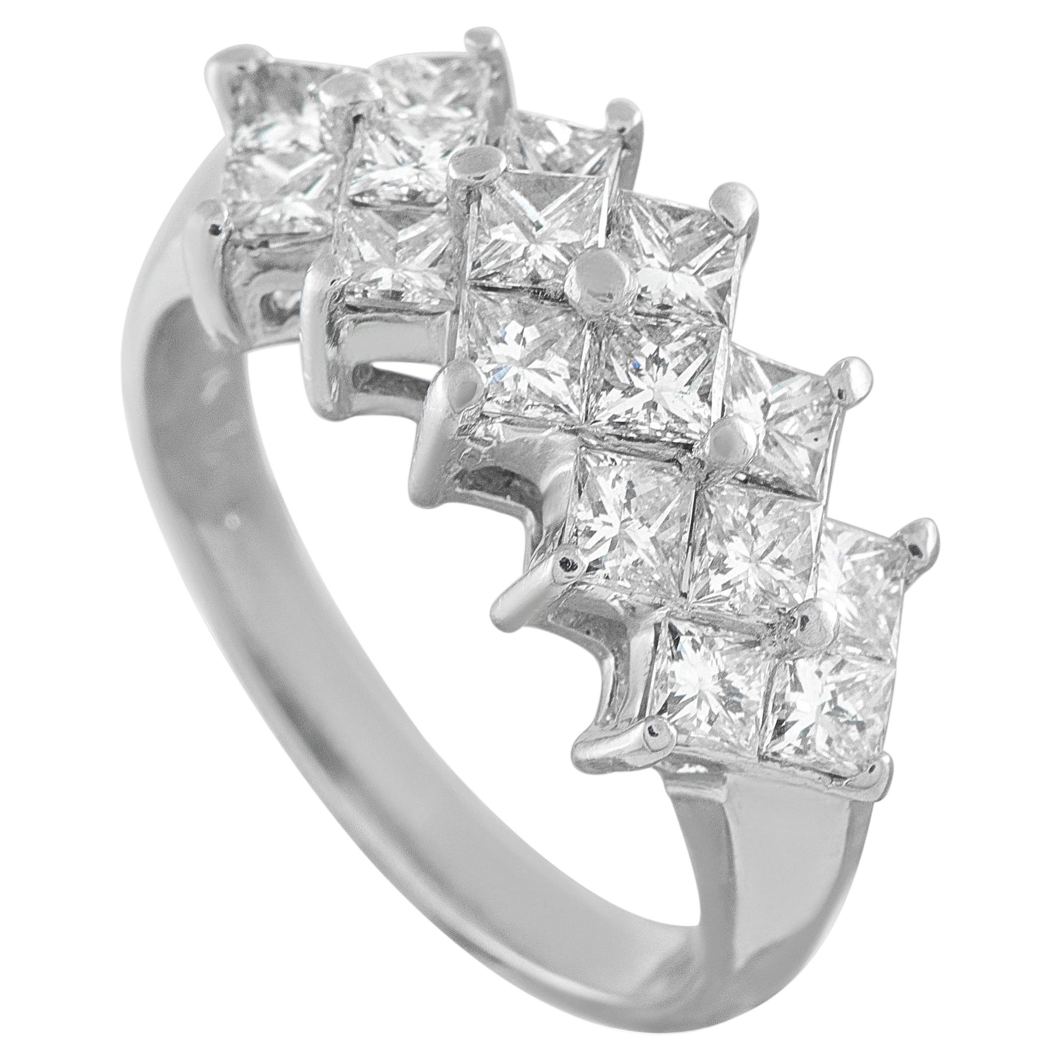 Bague en or blanc 14 carats avec diamants de 2,40 carats en taille princesse, modèle MF27-070226 en vente