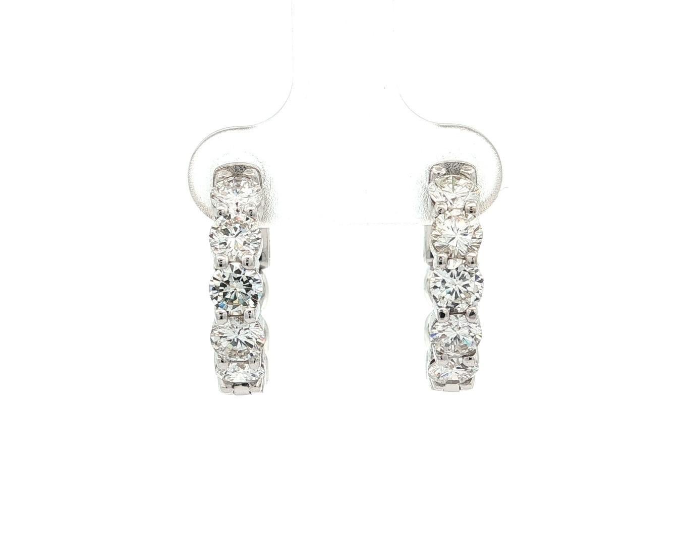 Orecchini a cerchio Huggie Push in oro bianco 14k 2,4ctw F VS Diamond 18mm Fancy 5 Stones in vendita 2