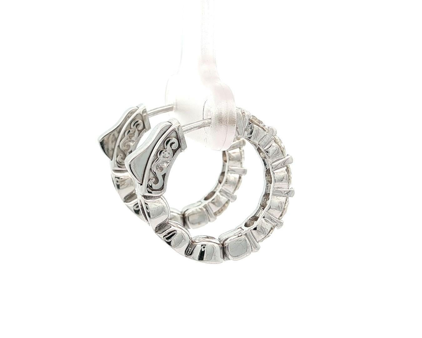 Orecchini a cerchio Huggie Push in oro bianco 14k 2,4ctw F VS Diamond 18mm Fancy 5 Stones in vendita 4