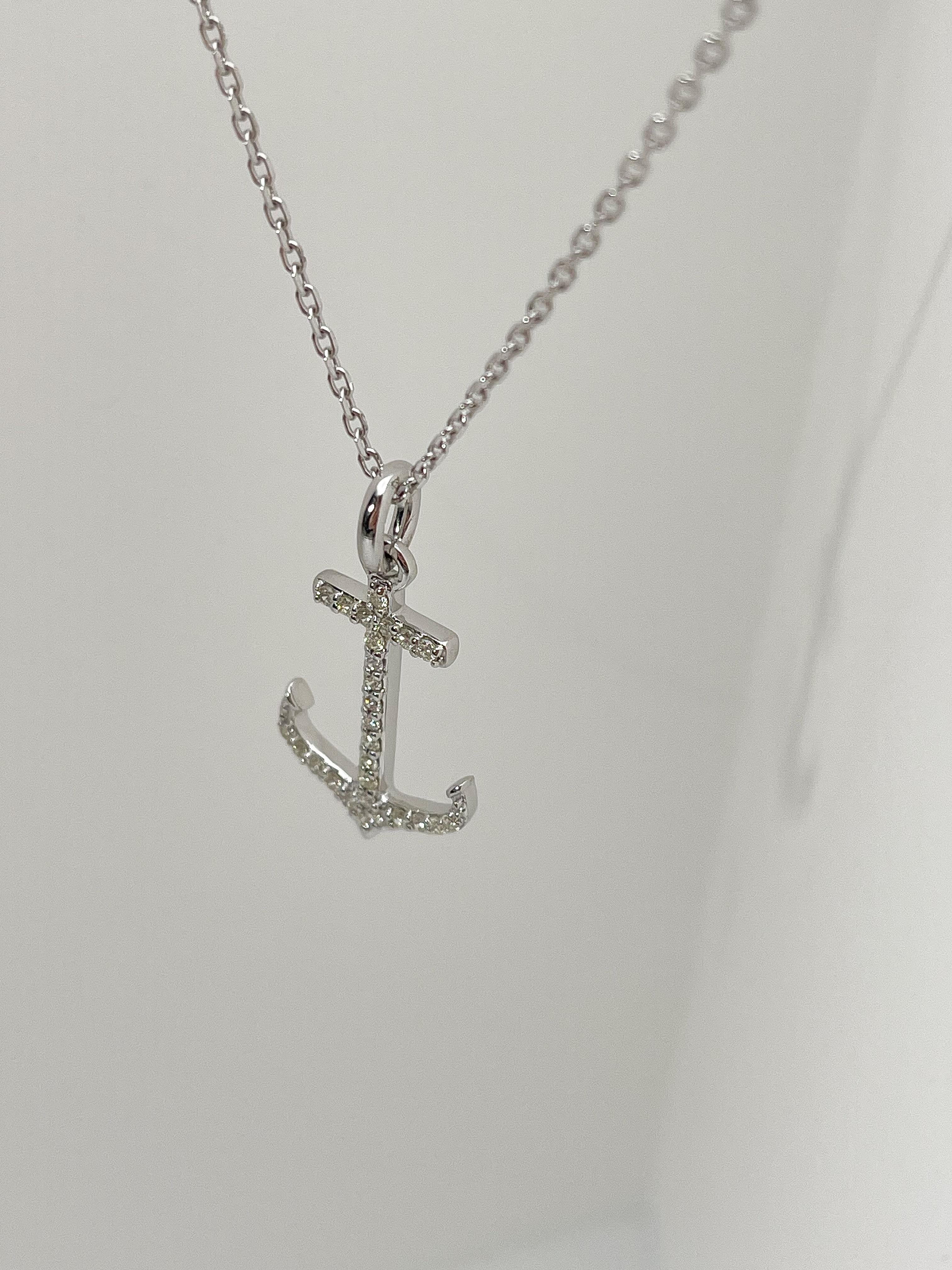 14K White Gold .25 CTW Diamond Anchor Pendant Necklace In Excellent Condition For Sale In Stuart, FL