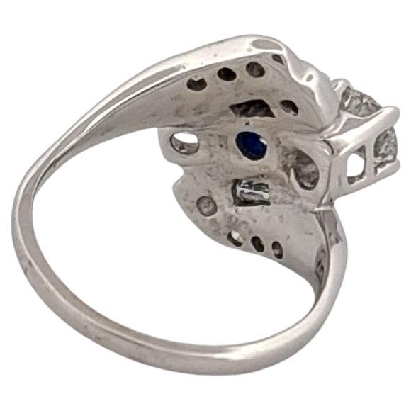 14K Weißgold 2,50 Karat Diamant & 1,07 Karat Saphir Großer 3 Stein Ring (Rundschliff) im Angebot