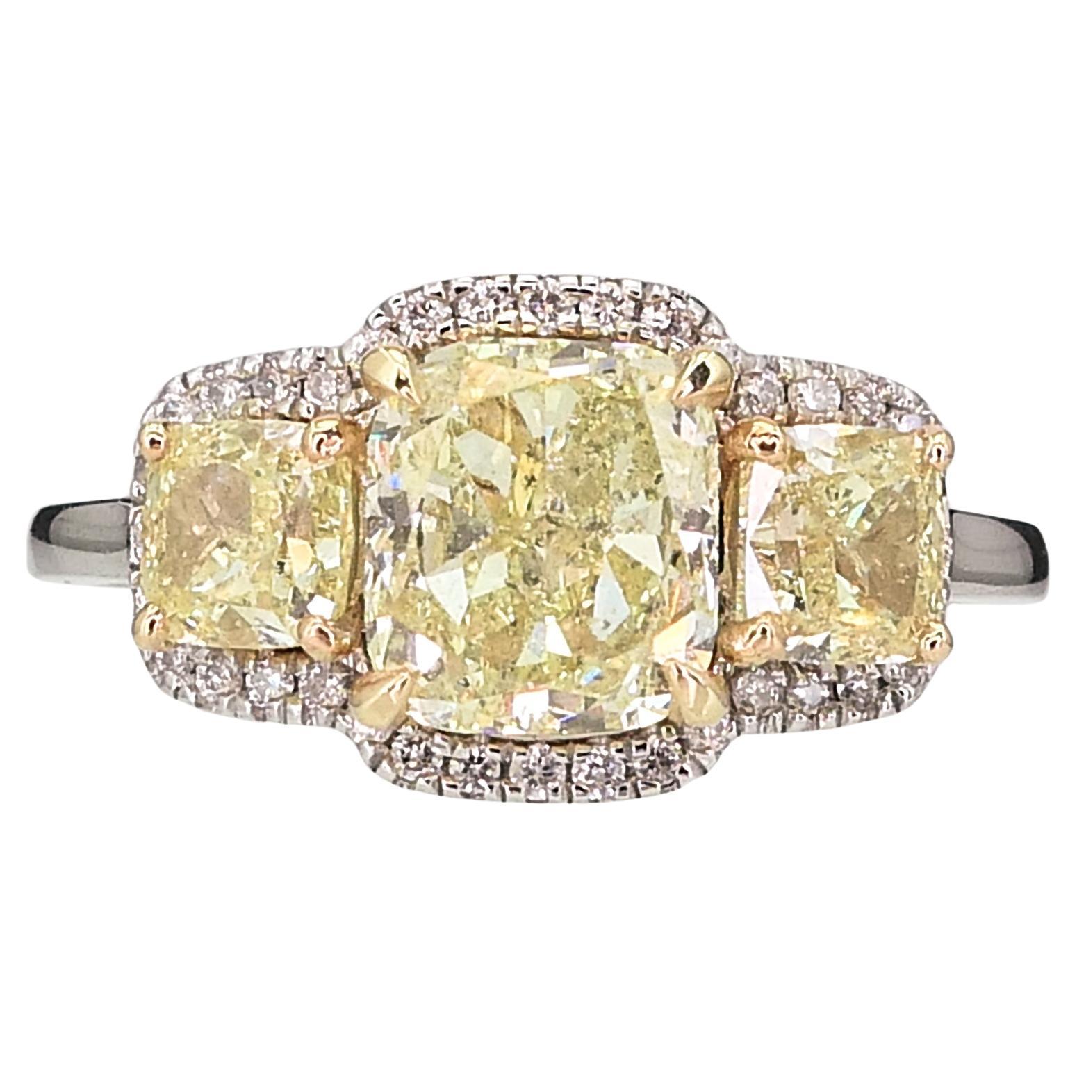14k White Gold 2.58ctw Natural Fancy Yellow Diamond Engagement Ring i15382 For Sale