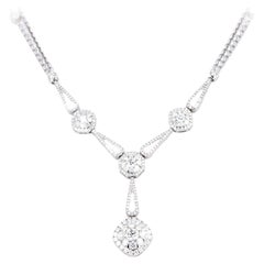 Collana a goccia con ciondolo a forma di aureola di diamanti rotondi in oro bianco 14K da 2,6 carati di peso totale