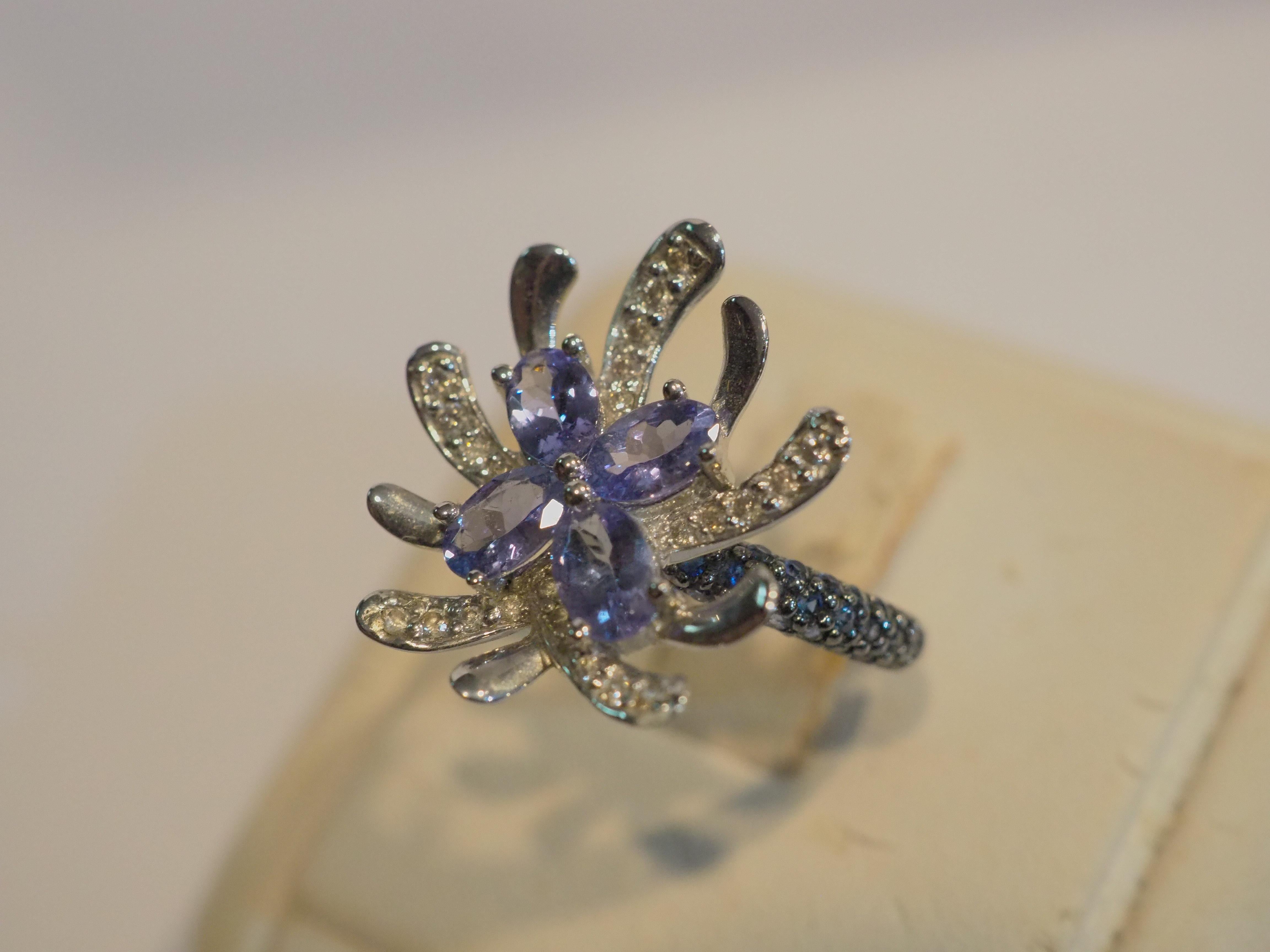 14K White Gold 2.74ctw Tanzanite, Sapphire & Diamond Flower Cluster Ring For Sale 1