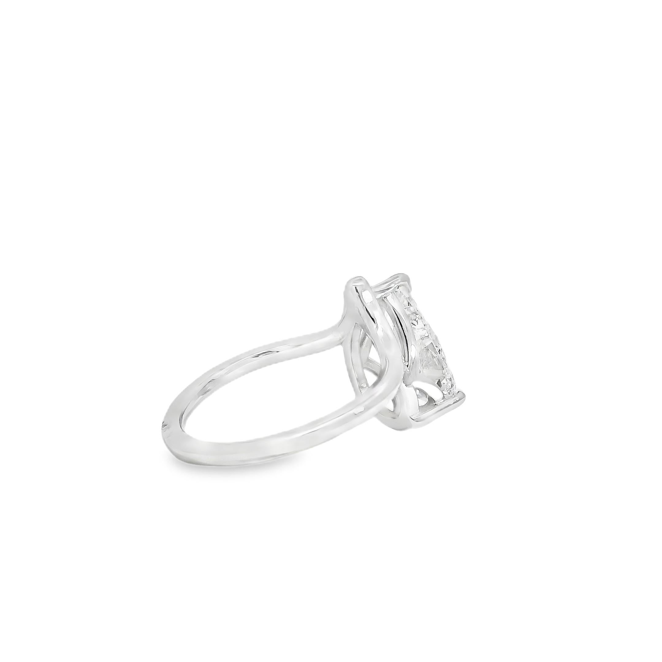 Bague de fiançailles en or blanc 14k 2,88ct diamant taille poire en vente 8