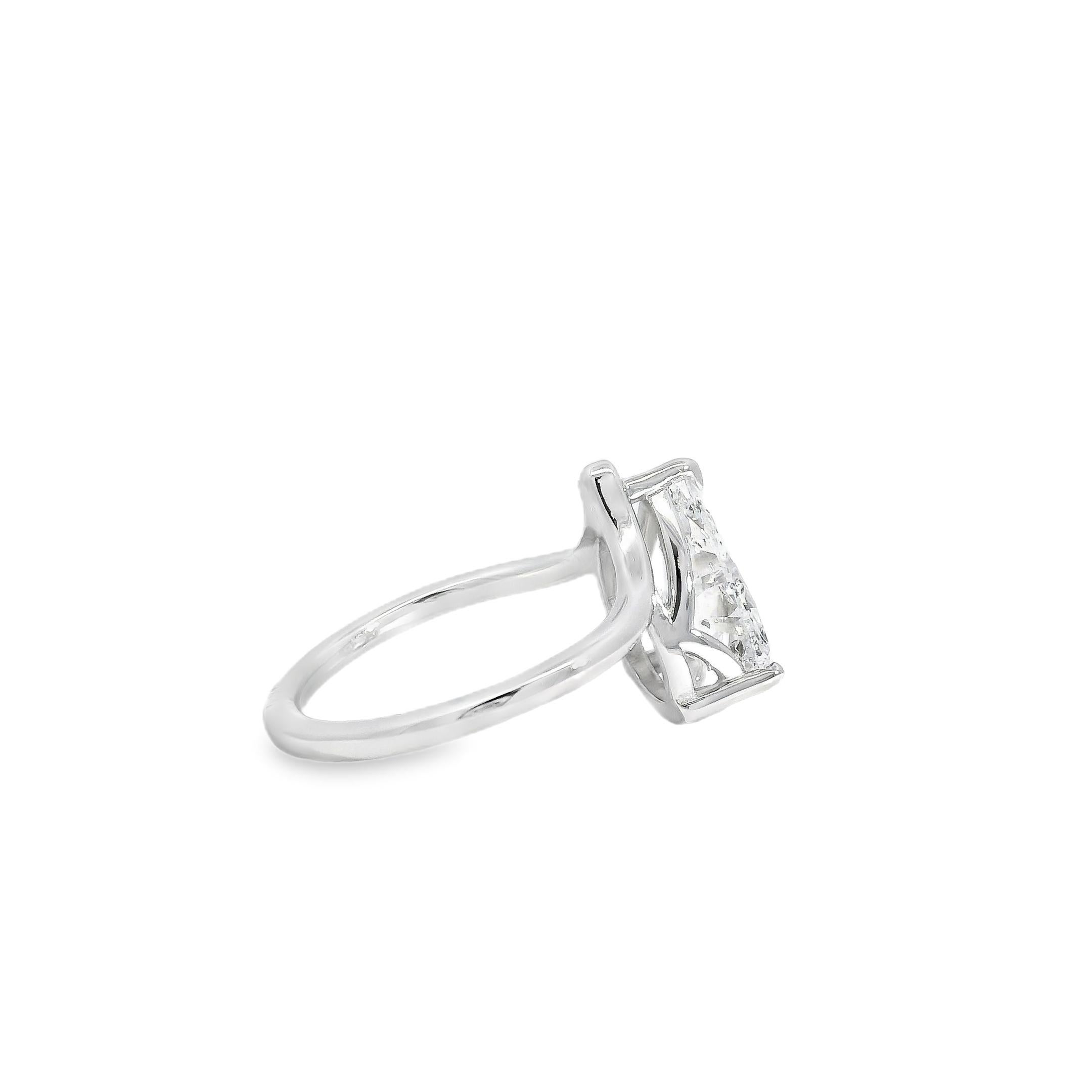 Bague de fiançailles en or blanc 14k 2,88ct diamant taille poire en vente 9