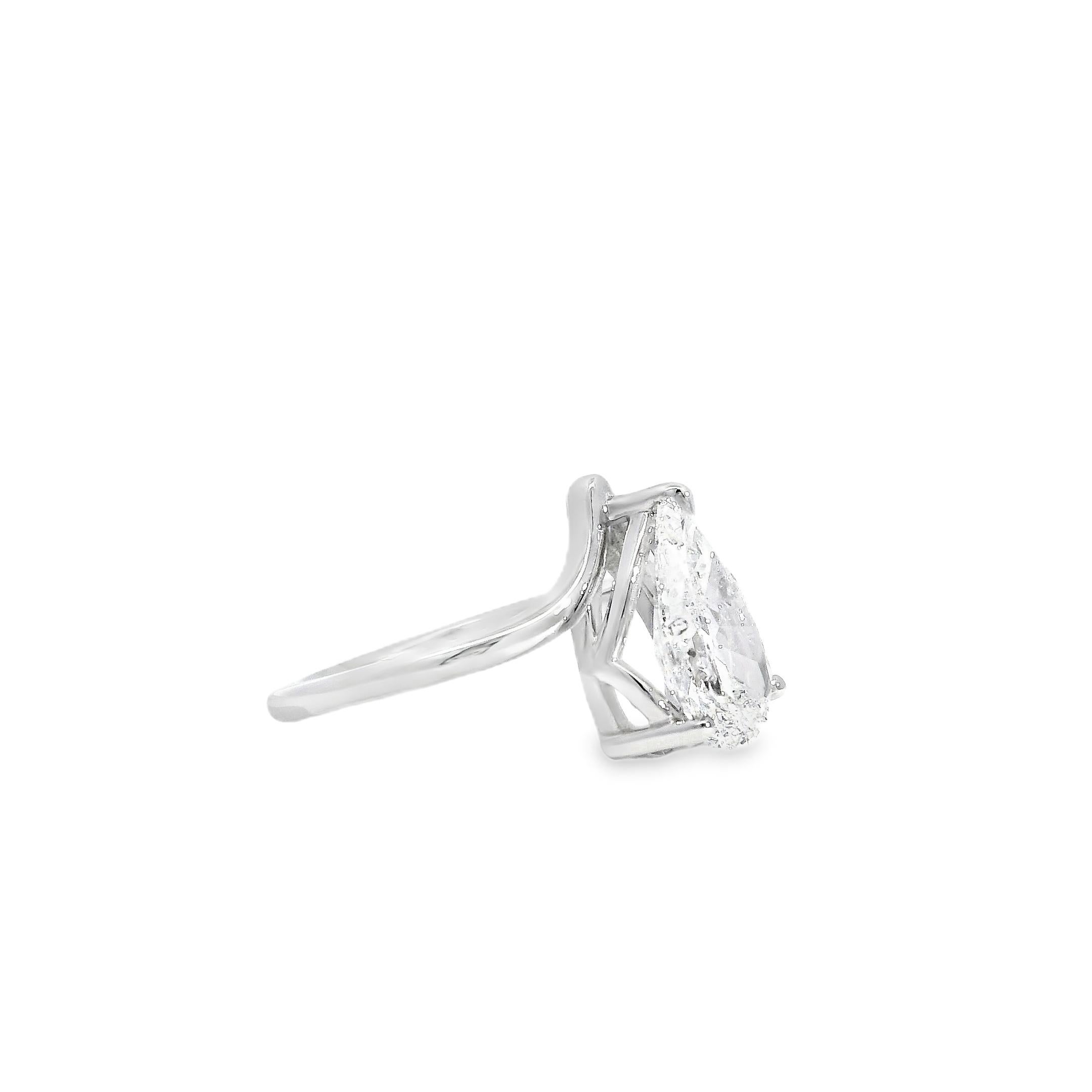 Bague de fiançailles en or blanc 14k 2,88ct diamant taille poire en vente 12