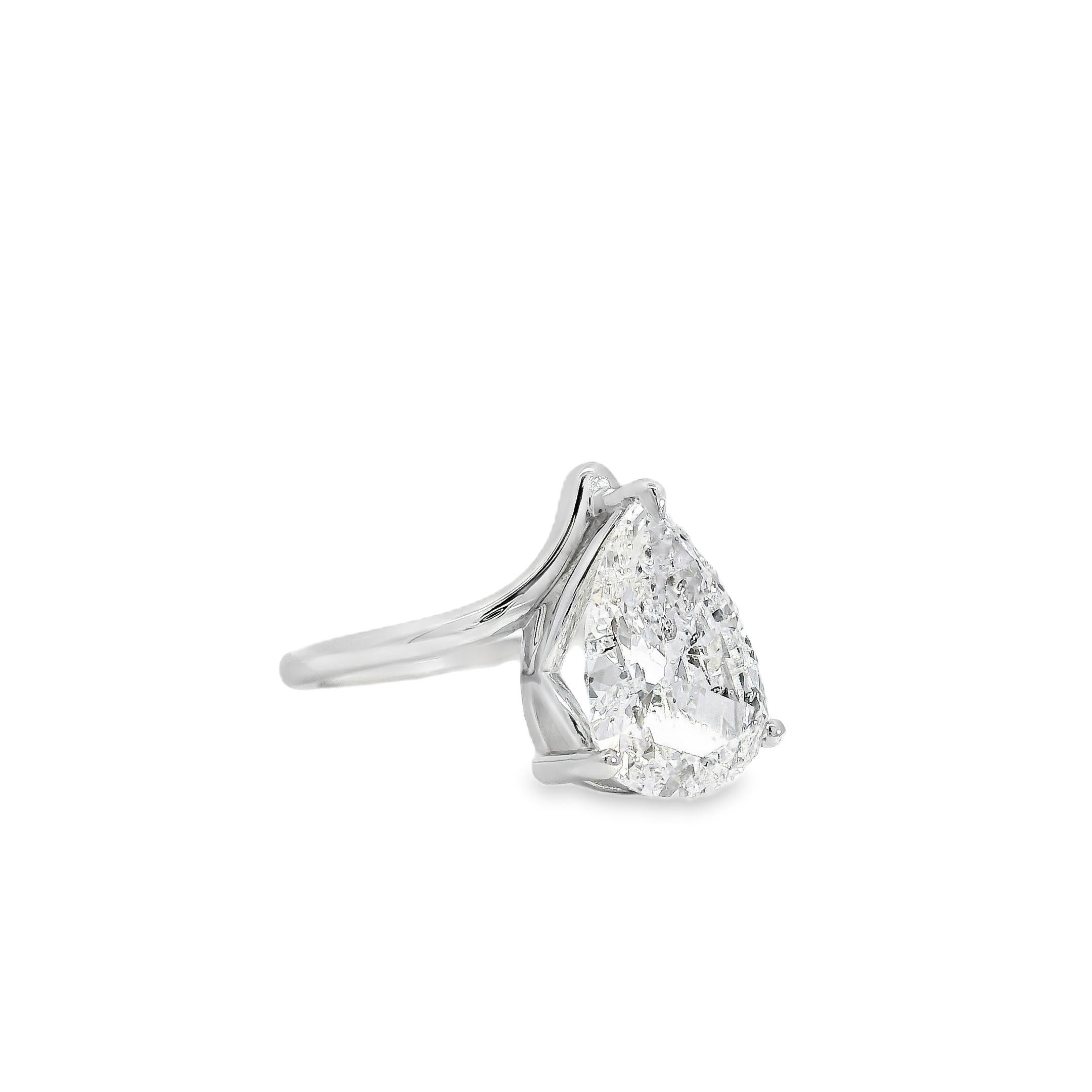 Bague de fiançailles en or blanc 14k 2,88ct diamant taille poire en vente 14