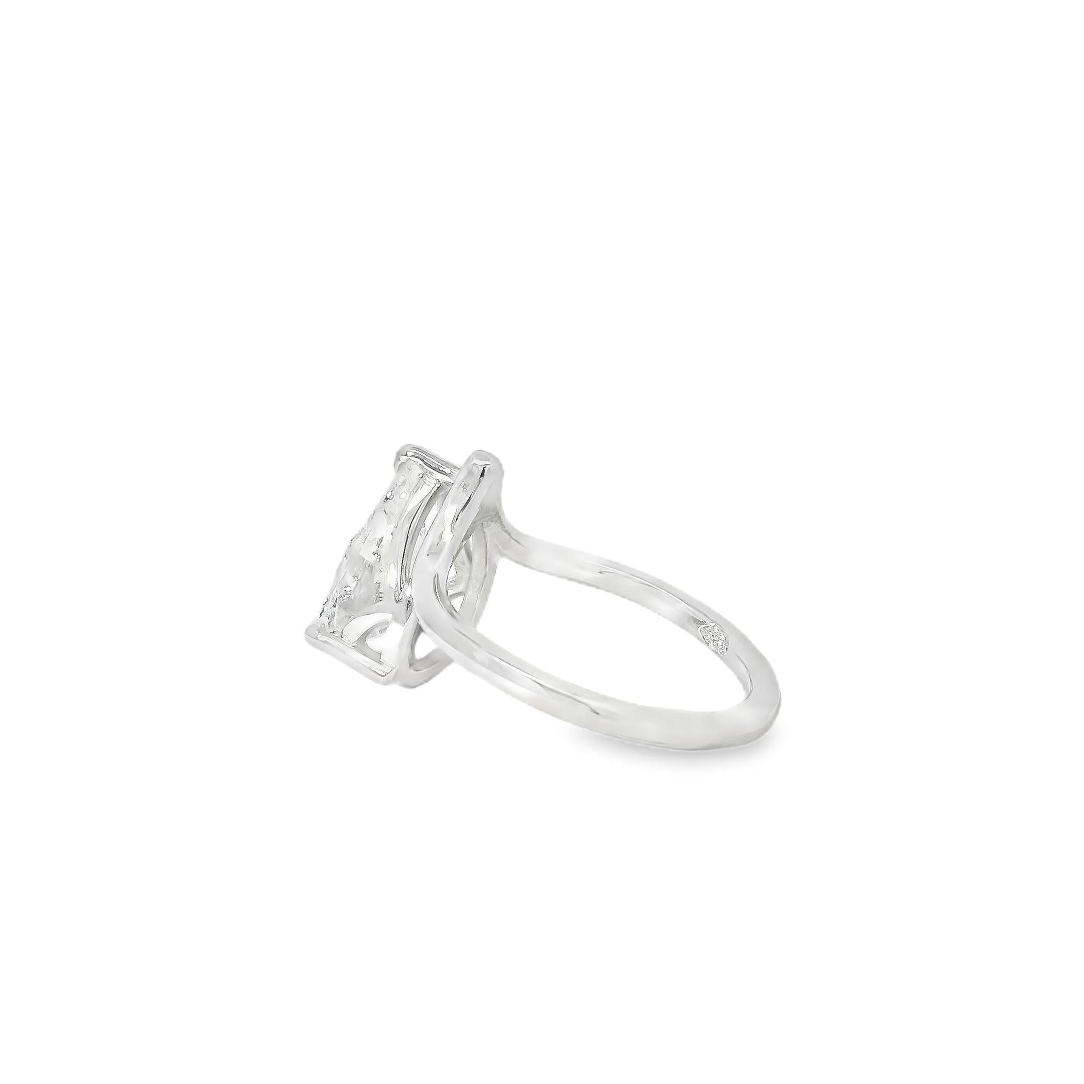 Bague de fiançailles en or blanc 14k 2,88ct diamant taille poire en vente 4