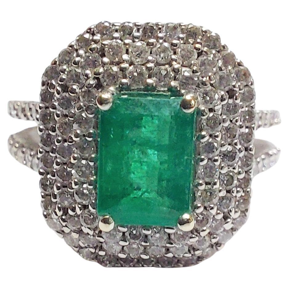 Modern 14k White Gold 2ct Diamond 1ct emerald Ladies Ring  For Sale