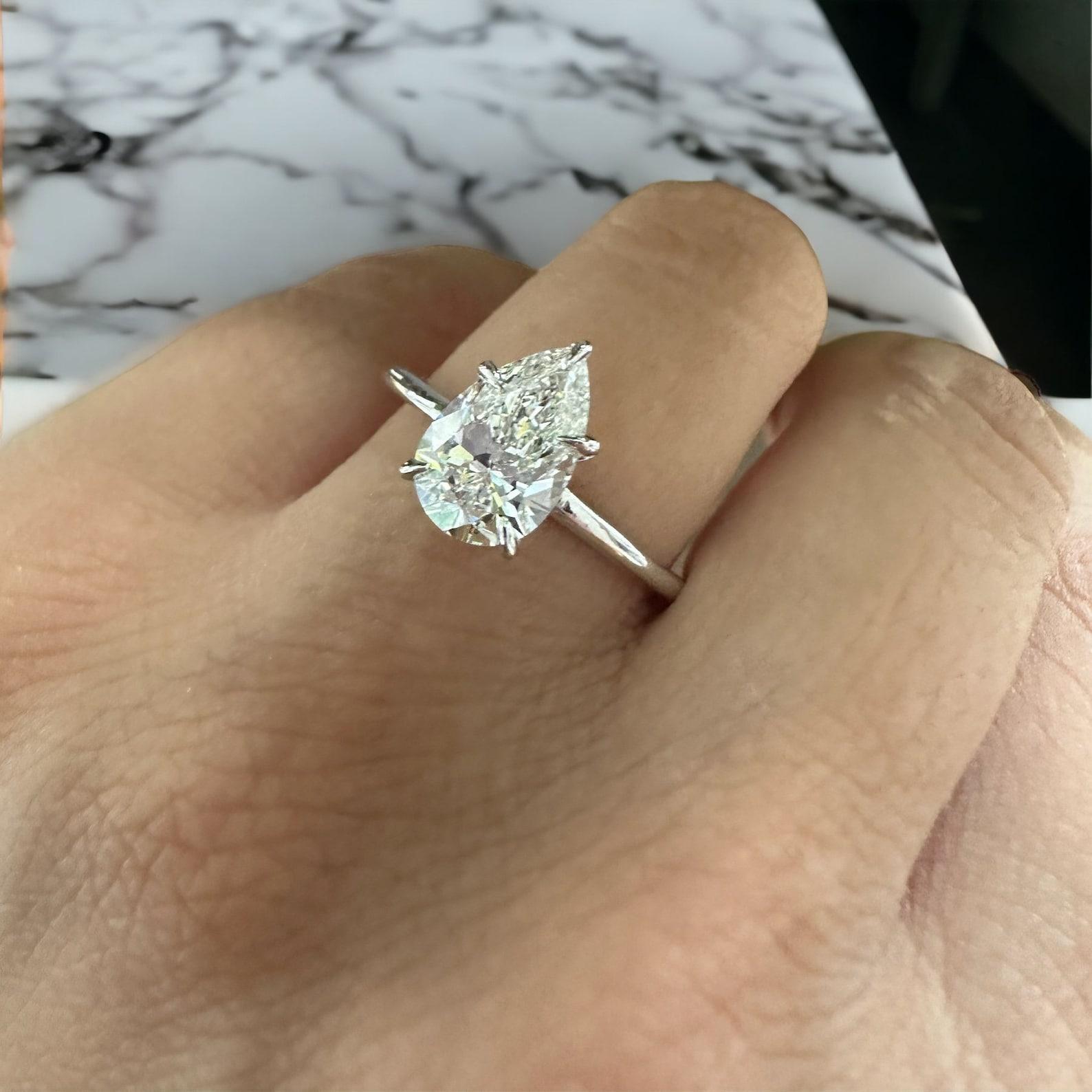 2 Ct Moissanite Ring Trendy Women's Ring Wedding Ring 14k White gold 

All Ring size available 

A P P R O X T I M E

All items are custom made to order. Our approx time is about 6 - 10 business days. This can change during peak season

Note: There