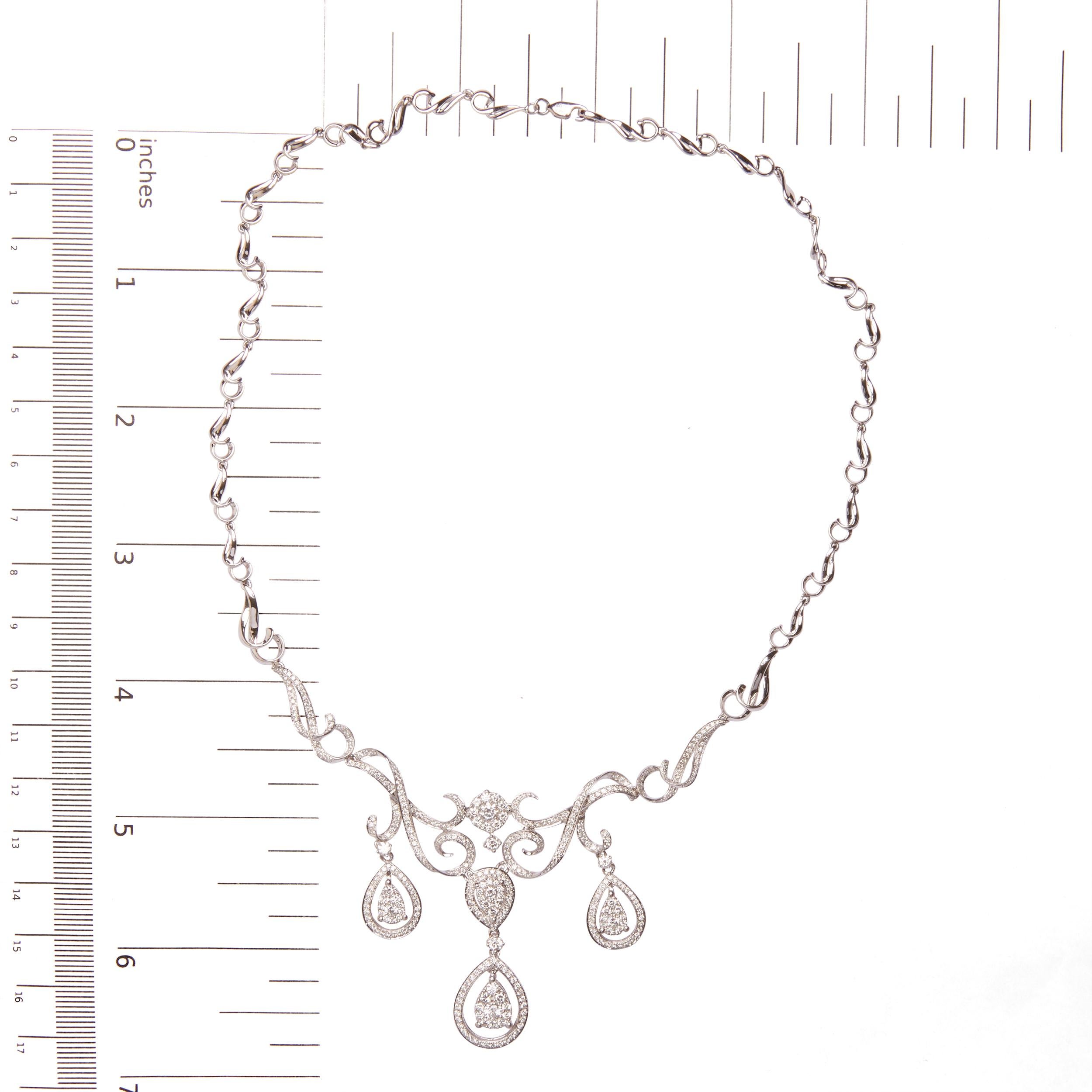 14K White Gold 3 1/2 Carat Diamond Statement Drop and Dangle Necklace In New Condition For Sale In New York, NY