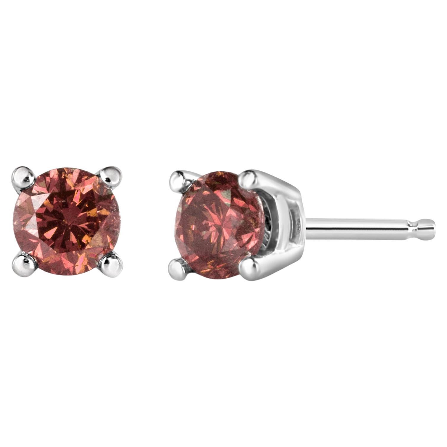 14K White Gold 3/4 Carat Round Brilliant-Cut Pink Diamond Solitaire Stud Earring For Sale