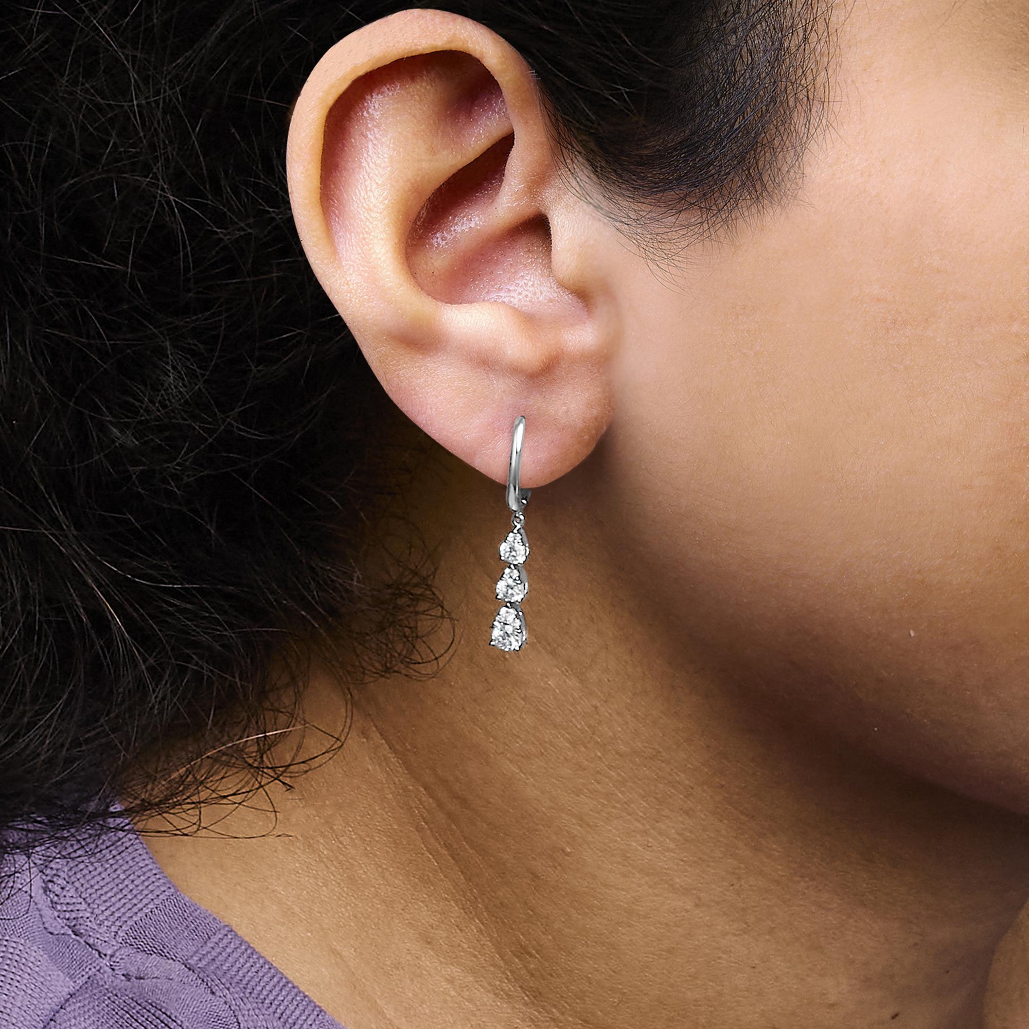 Pendants d'oreilles et pendants en or blanc 14 carats avec 3 diamants 3/4 carats Neuf à New York, NY