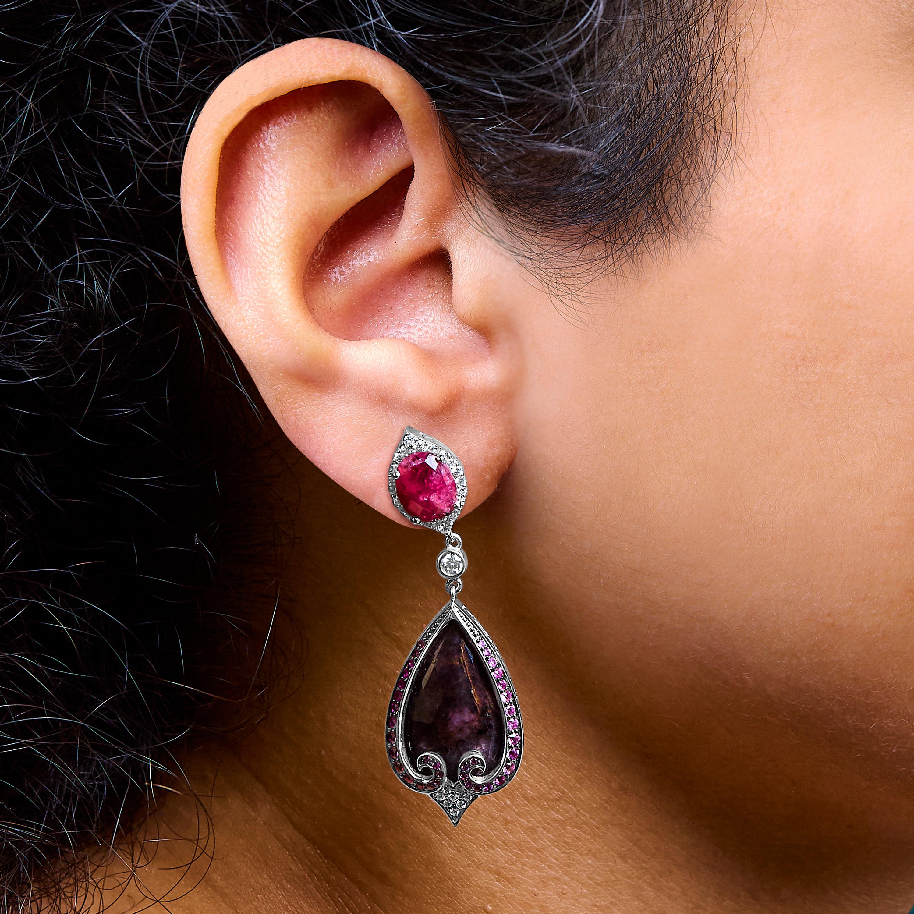 14K White Gold 3/5ct Diamond, Grey-Orange Sapphire, and Pink Spinel Drop Earring In New Condition For Sale In New York, NY