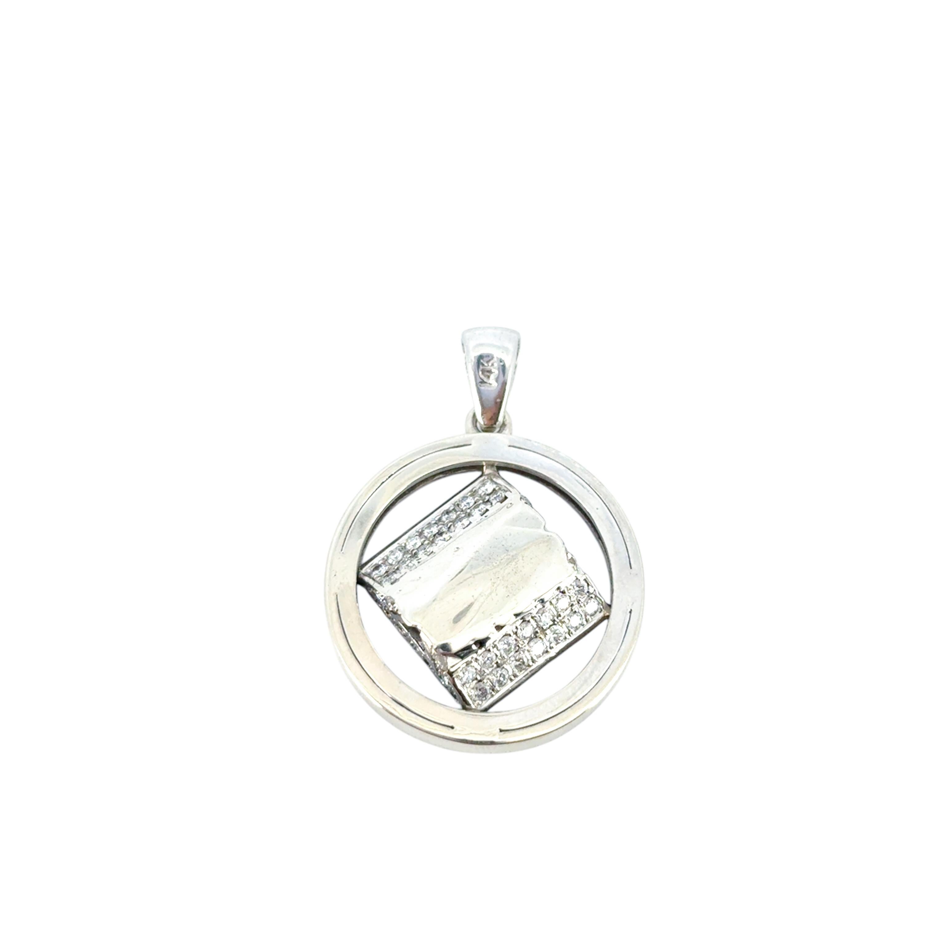 Pendentif halo central en or blanc 14k avec diamant naturel 3 ctw en vente 5