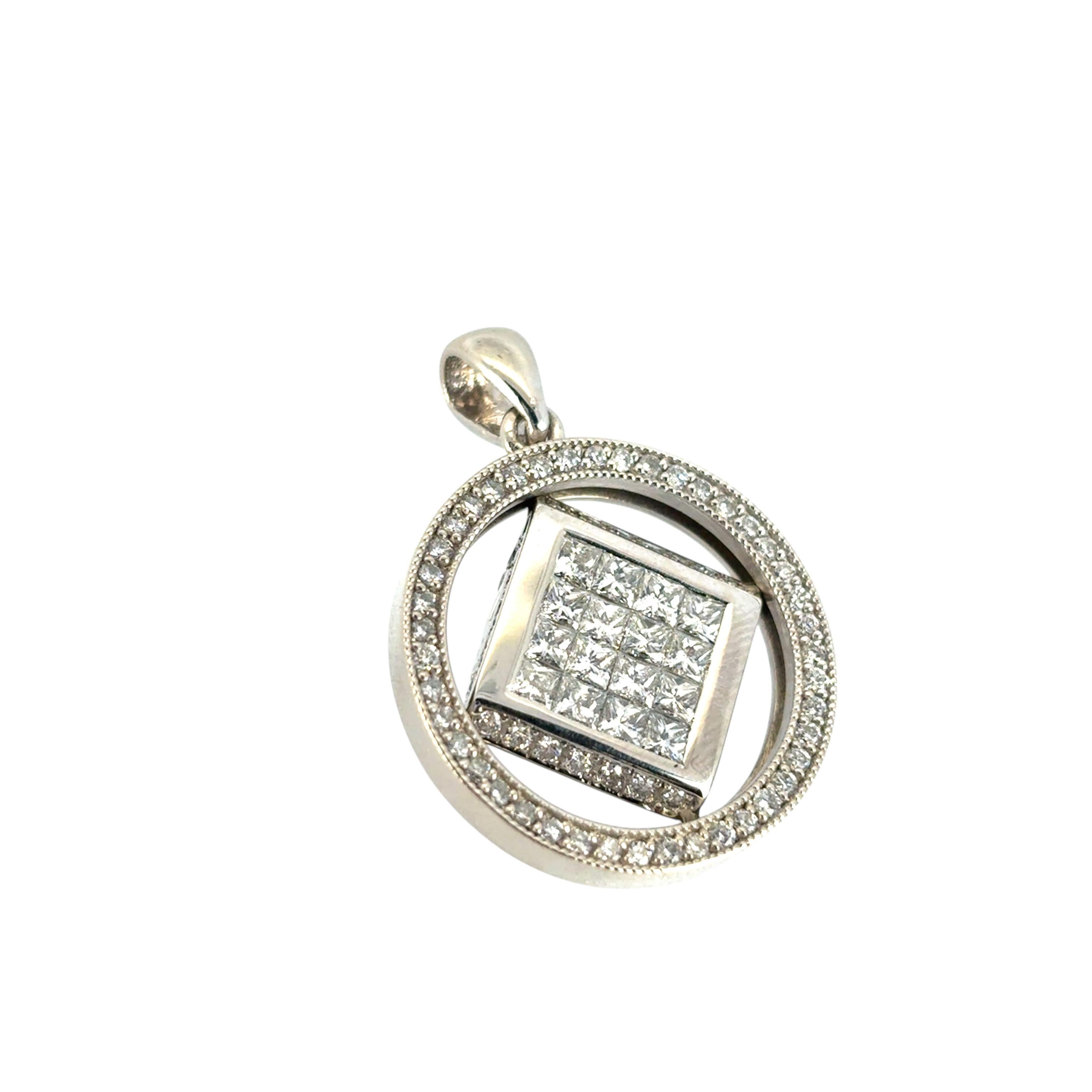 Taille ronde Pendentif halo central en or blanc 14k avec diamant naturel 3 ctw en vente