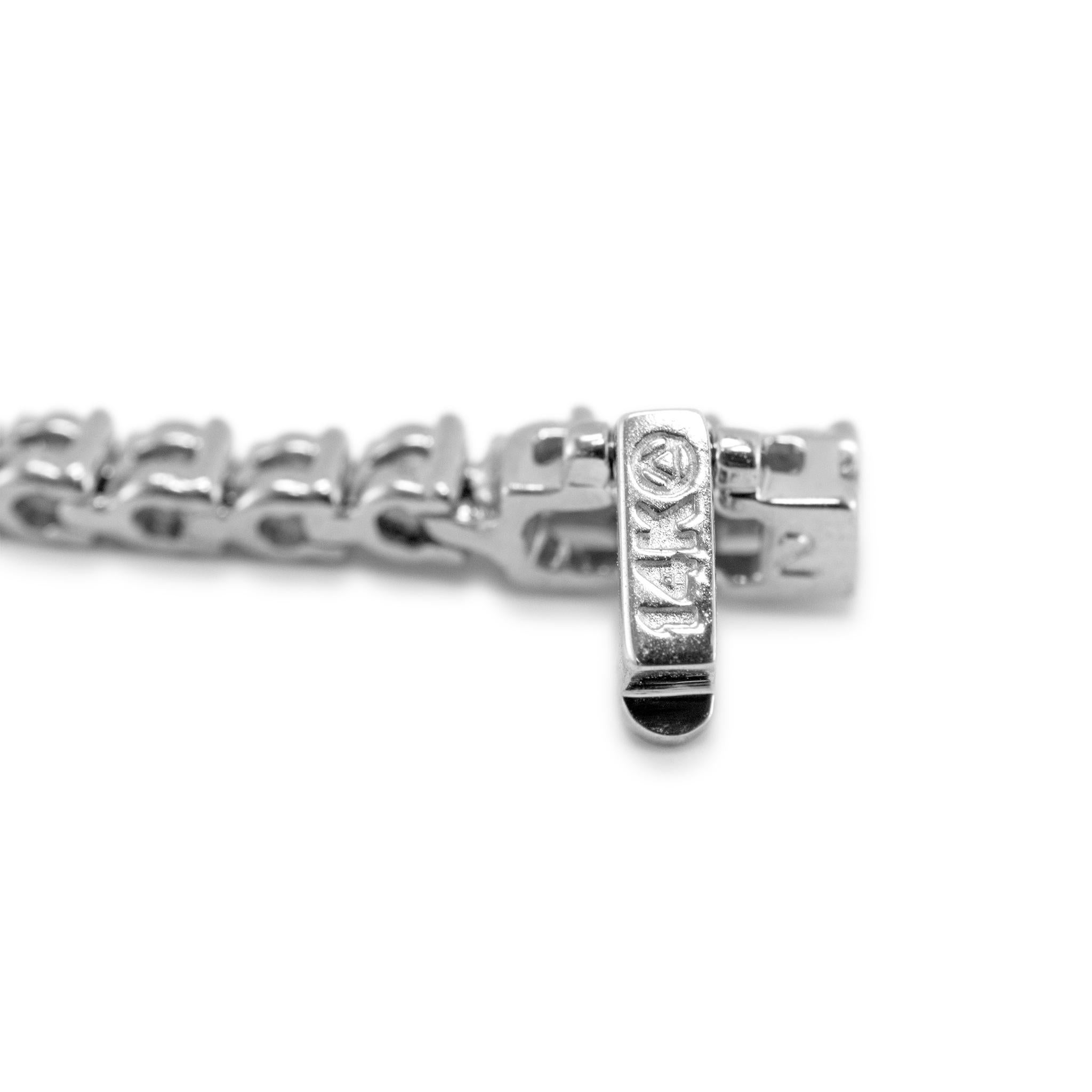 Donna Bracciale tennis con diamanti a 3 punte da 1,83 carati in oro bianco 14K in vendita