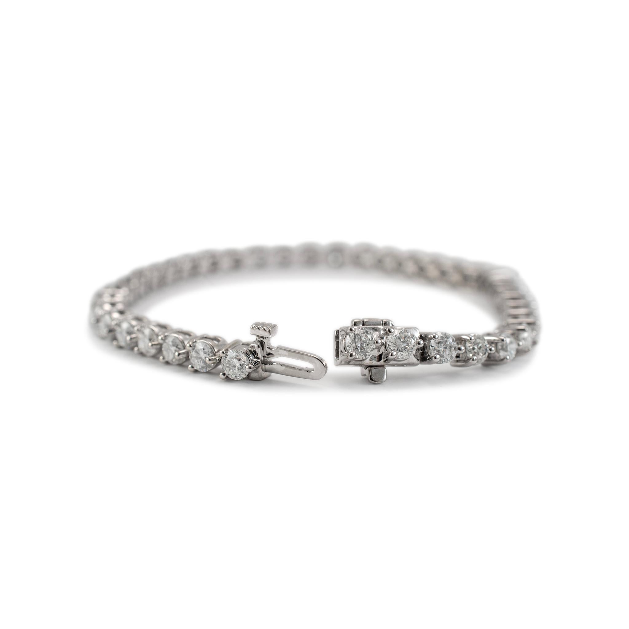 14K White Gold 3-Prong 6.86ct Diamond Tennis Bracelet im Zustand „Hervorragend“ im Angebot in Houston, TX