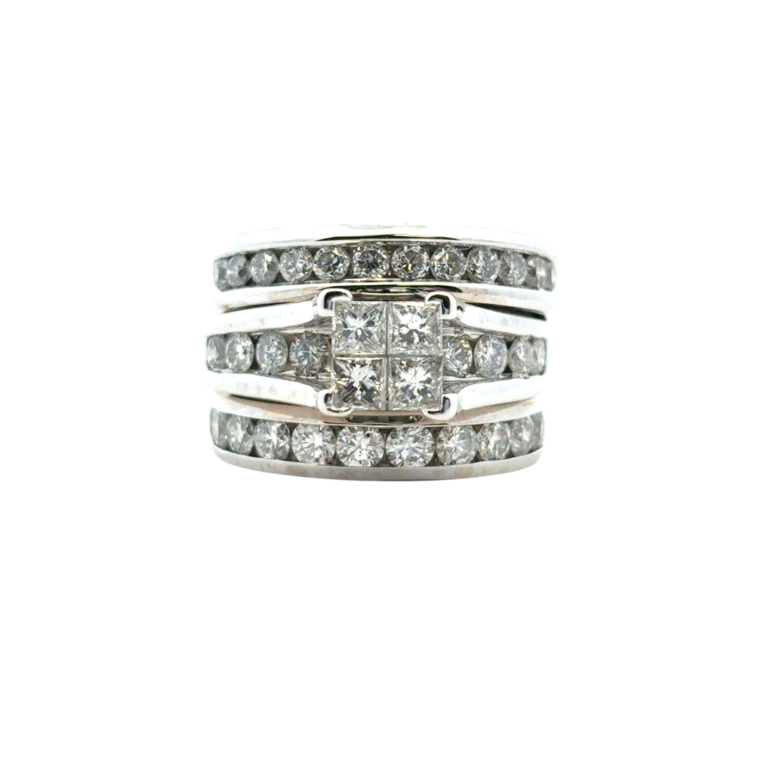 Bague en or blanc 14k à 3 rangs de diamants en vente 12