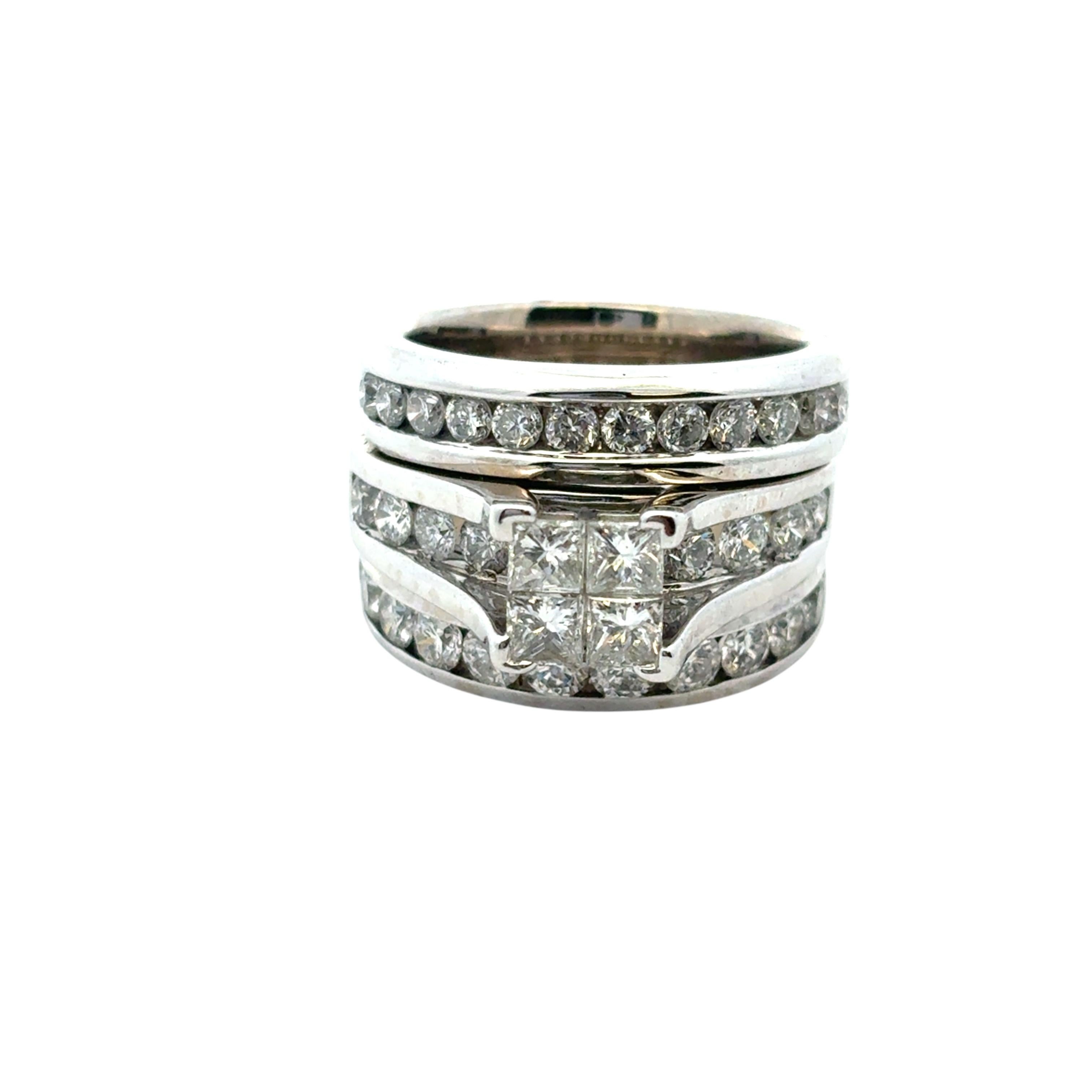 Bague en or blanc 14k à 3 rangs de diamants Pour femmes en vente