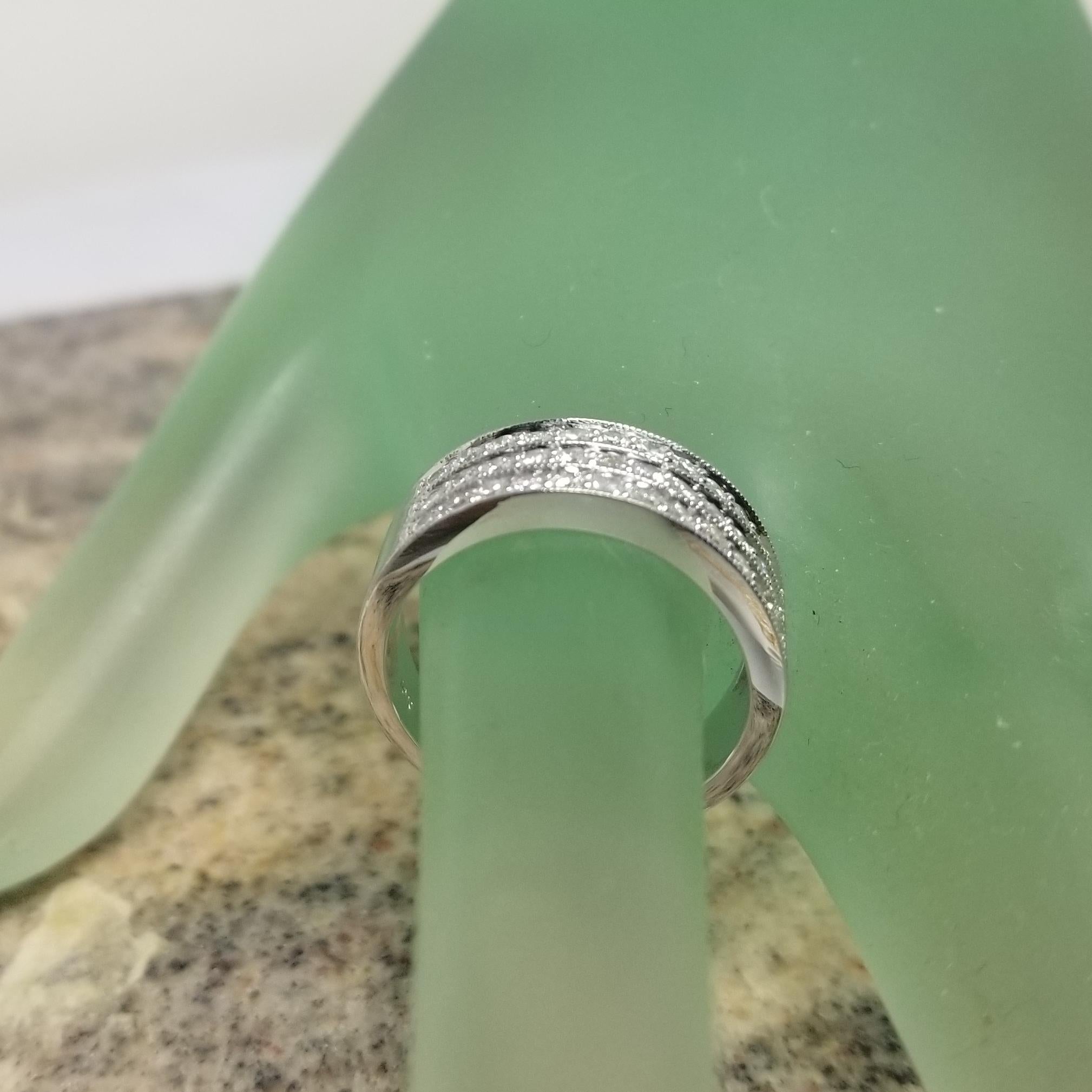 14k White Gold 3 Row Diamond Ring Framed in Milgraining In New Condition For Sale In Los Angeles, CA
