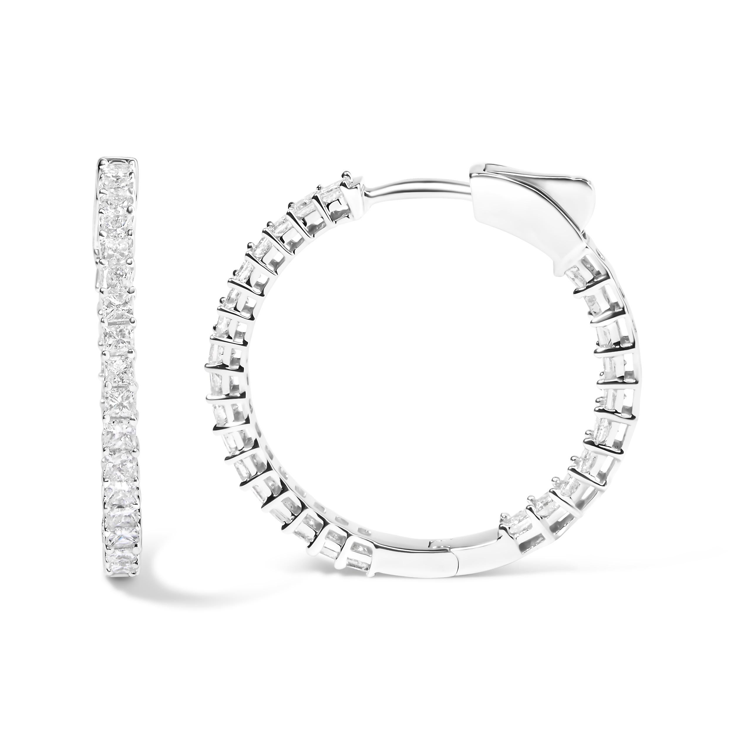 Moderne Boucles d'oreilles en or blanc 14 carats 3.0 cttw diamant taille princesse Inside Out en vente