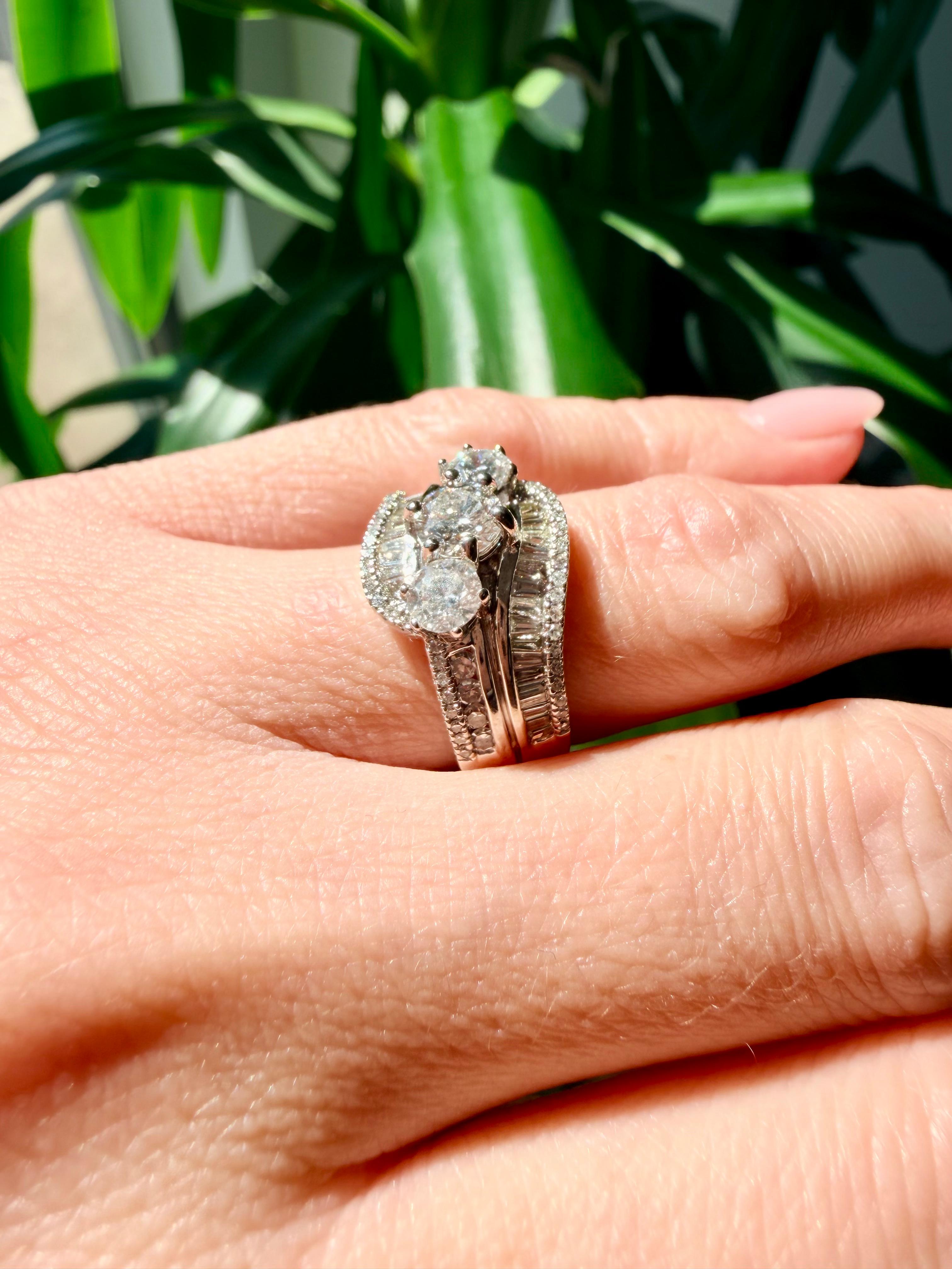 Anello con diamante in oro bianco 14K 3.08CTW In condizioni buone in vendita a Houston, TX