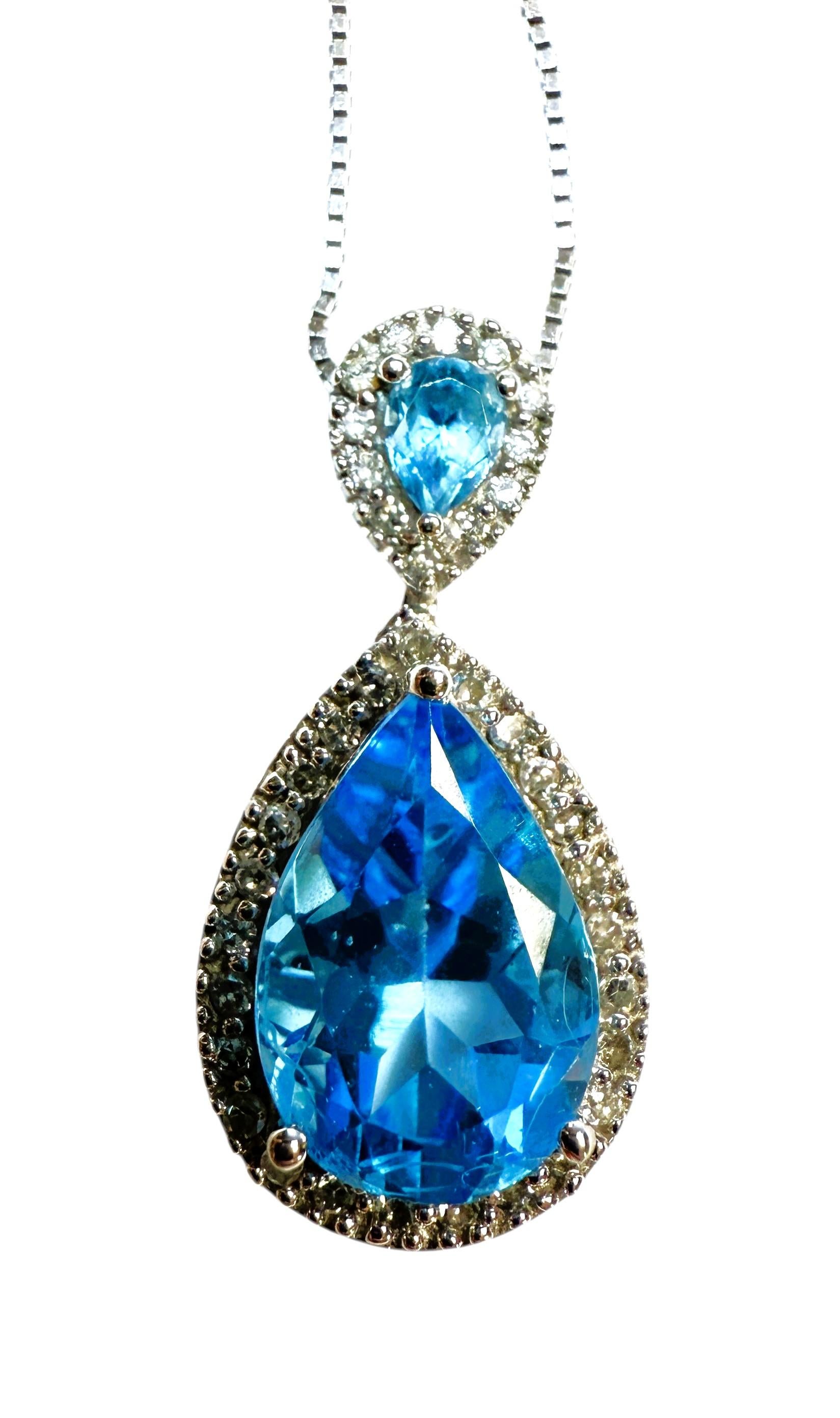 Colgante de oro blanco de 14 quilates de 3,25 quilates de topacio azul corte pera y diamante 18 en venta 2