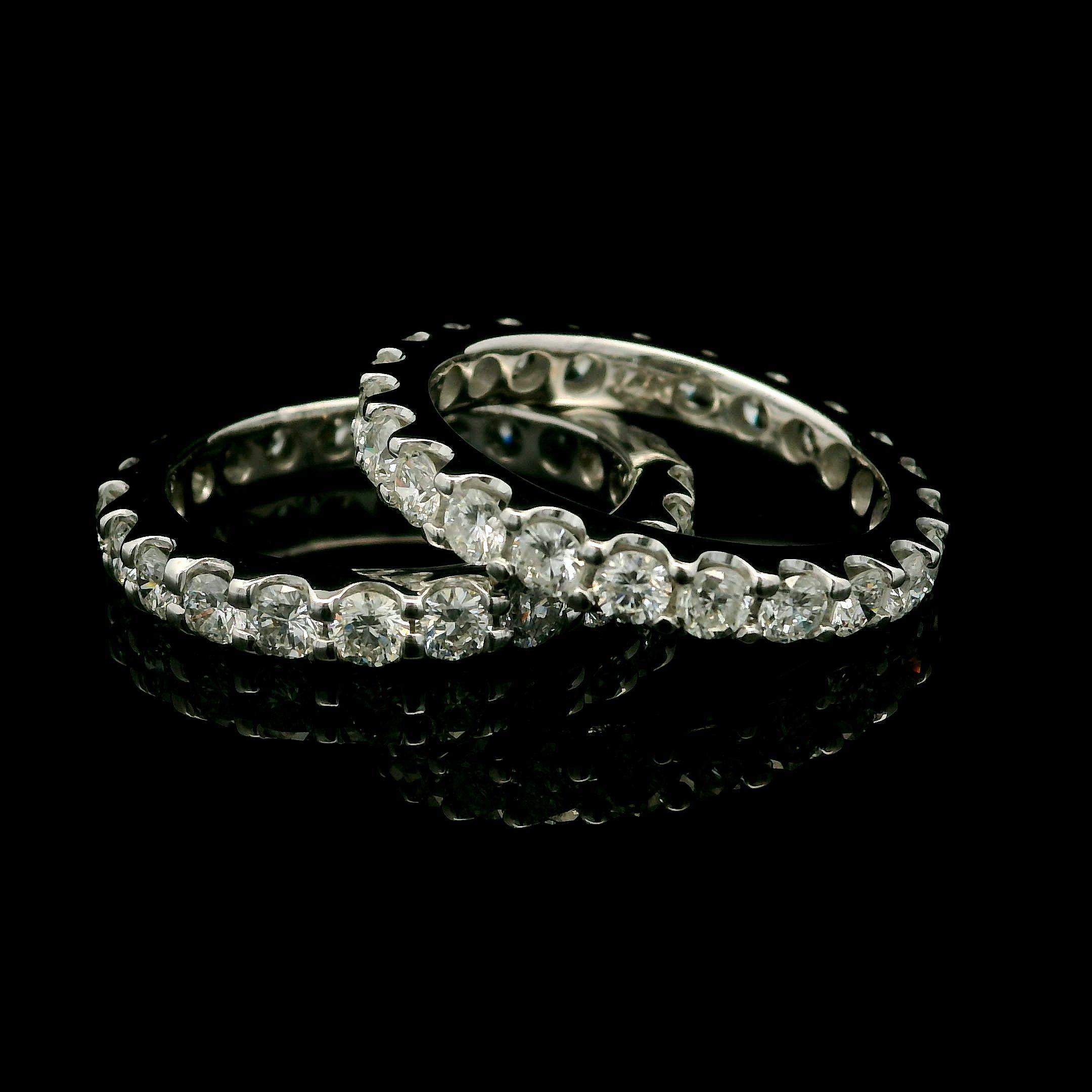 14k Weißgold 3,25 Karat Fiery Diamant Ewigkeitsring mit 2 Ringen, Guards, Paar im Zustand „Hervorragend“ im Angebot in Montclair, NJ